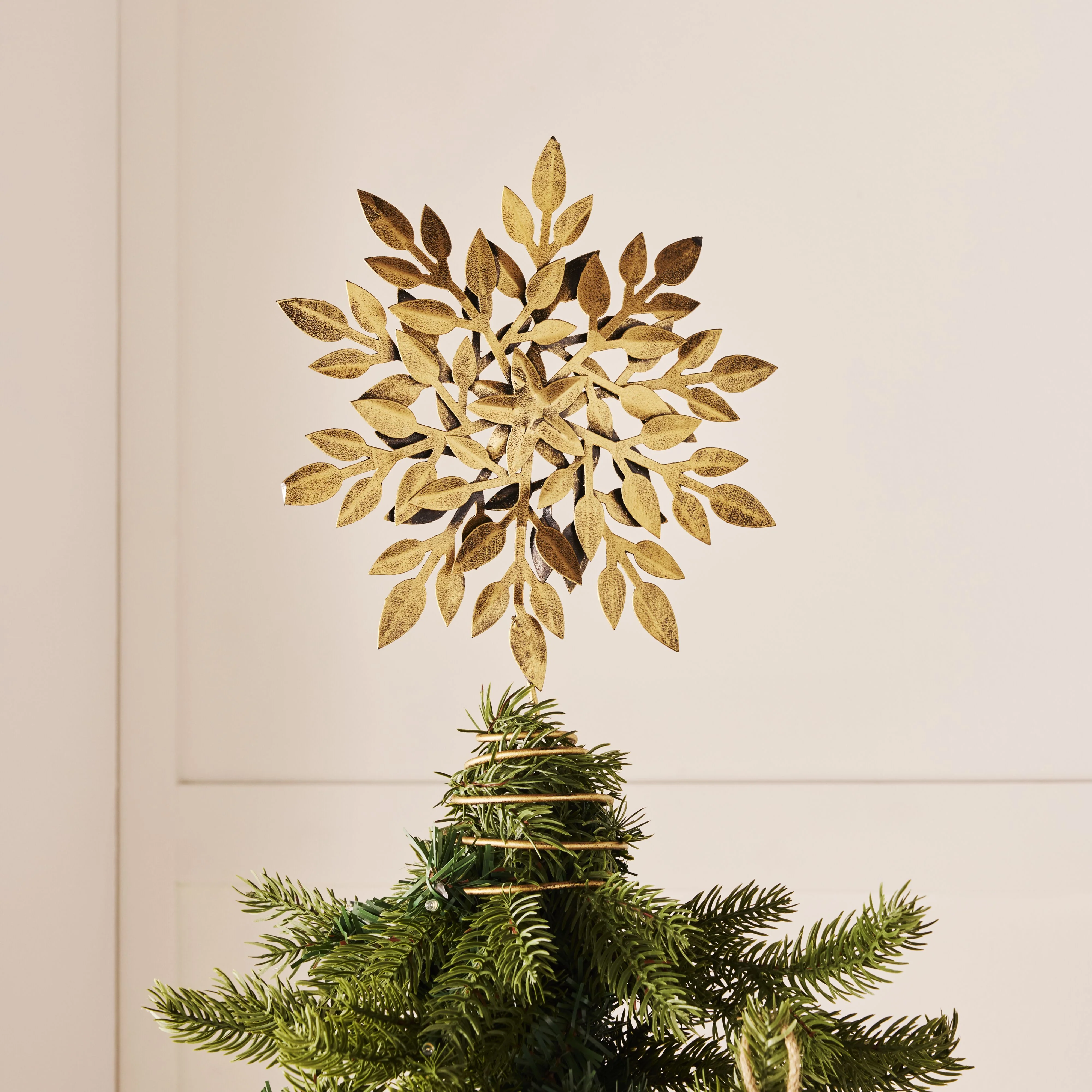 Heirloom Snowflake Christmas Tree Topper - Image 4