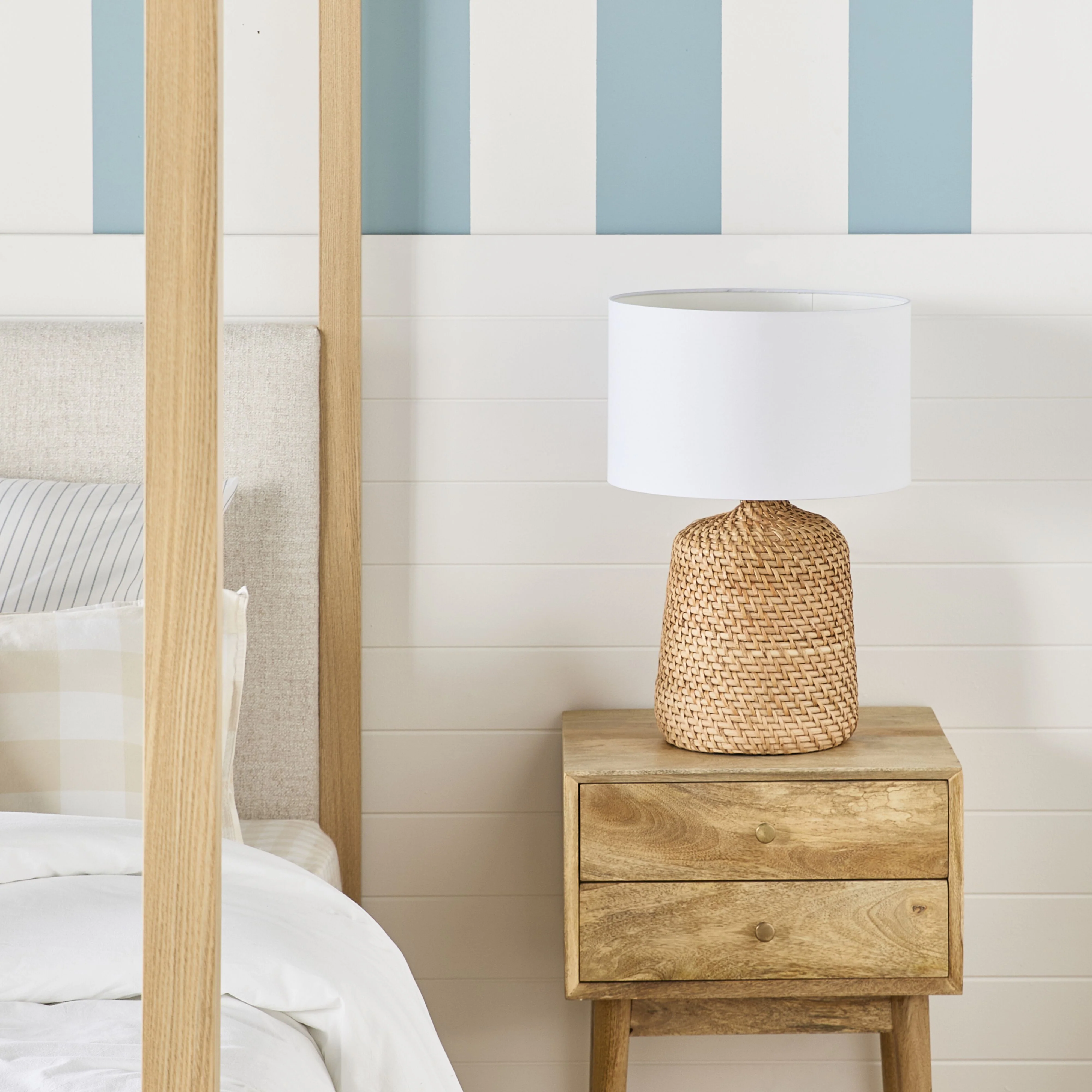 Kayla Rattan Table Lamp 50cm - Image 4