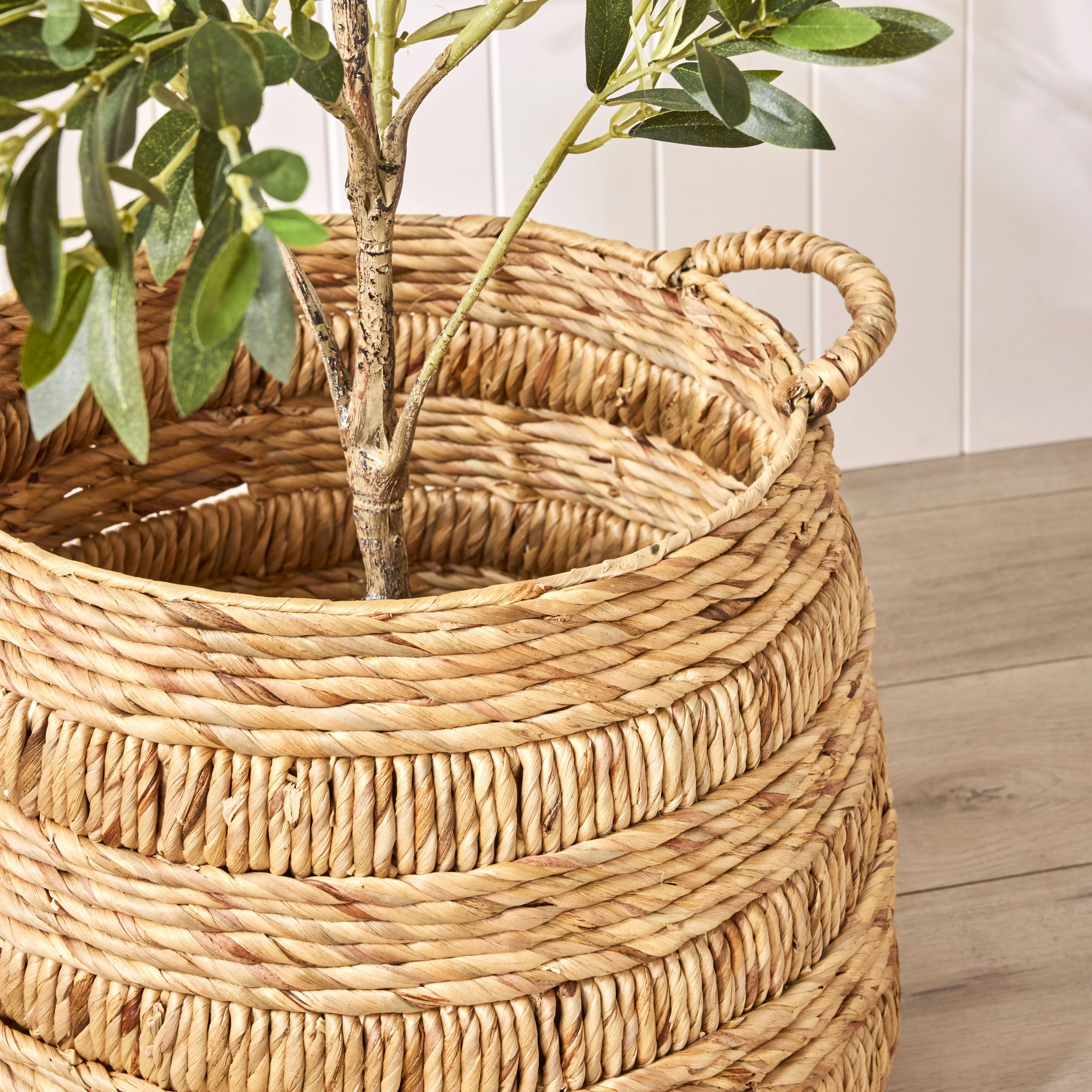 Keilani Water Hyacinth Basket Large - Image 5