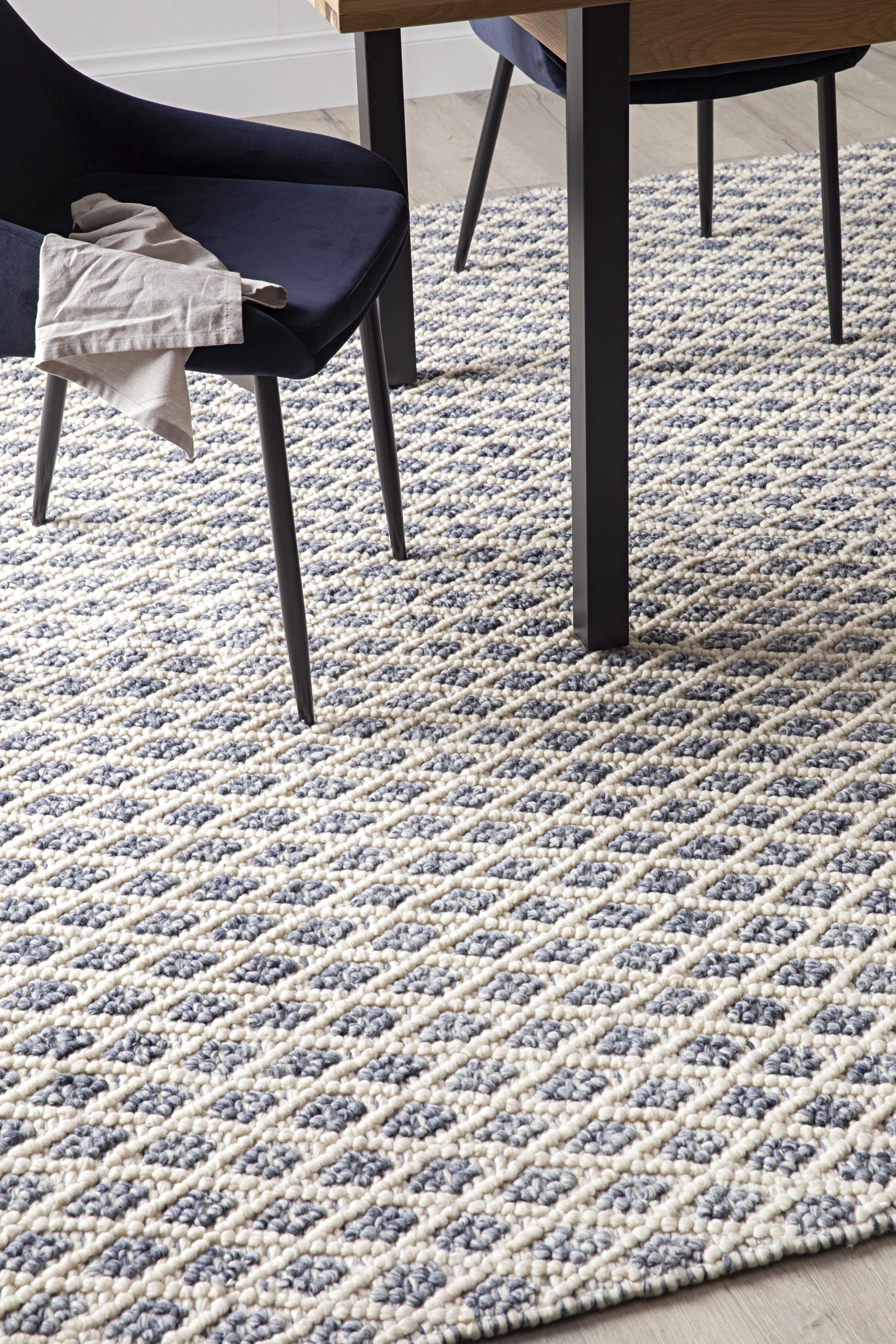 Kira Diamond Handwoven Blue & Cream Rug 300x240cm - Image 3