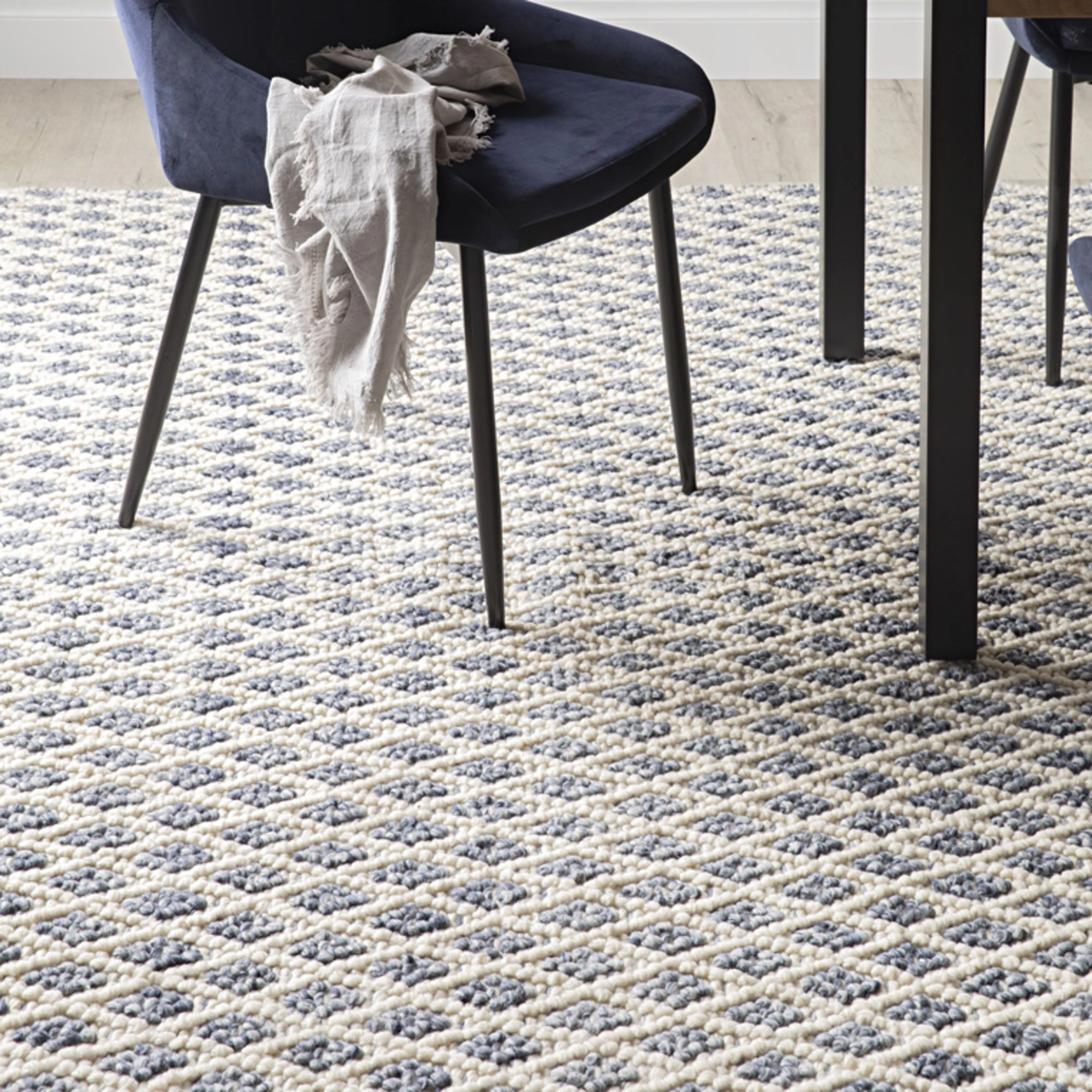 Kira Diamond Handwoven Blue & Cream Rug 300x240cm - Image 4
