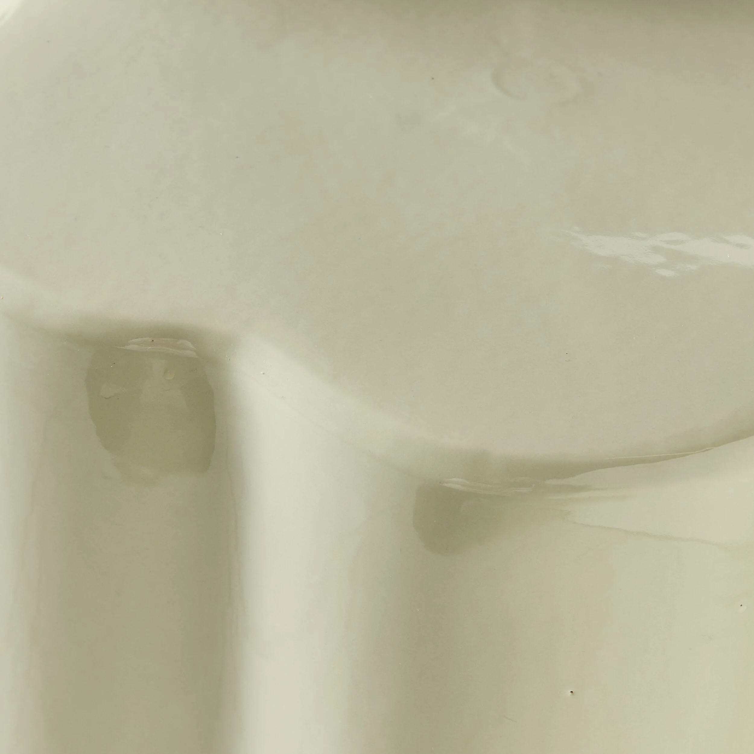 Kylix Curvy Stool Taupe Gloss 46cm - Image 3