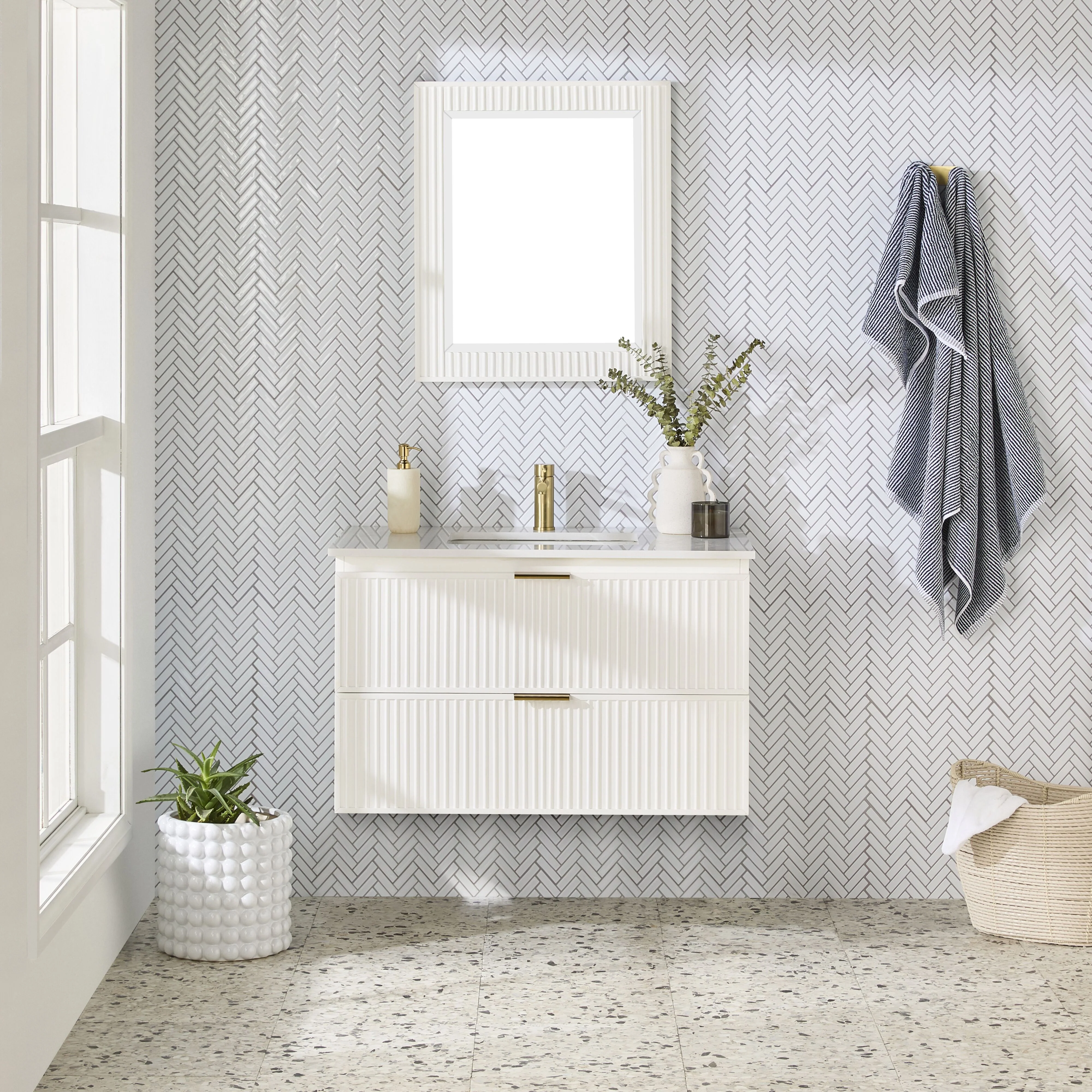 Lennox Vanity Mirror White 610x712mm - Image 10