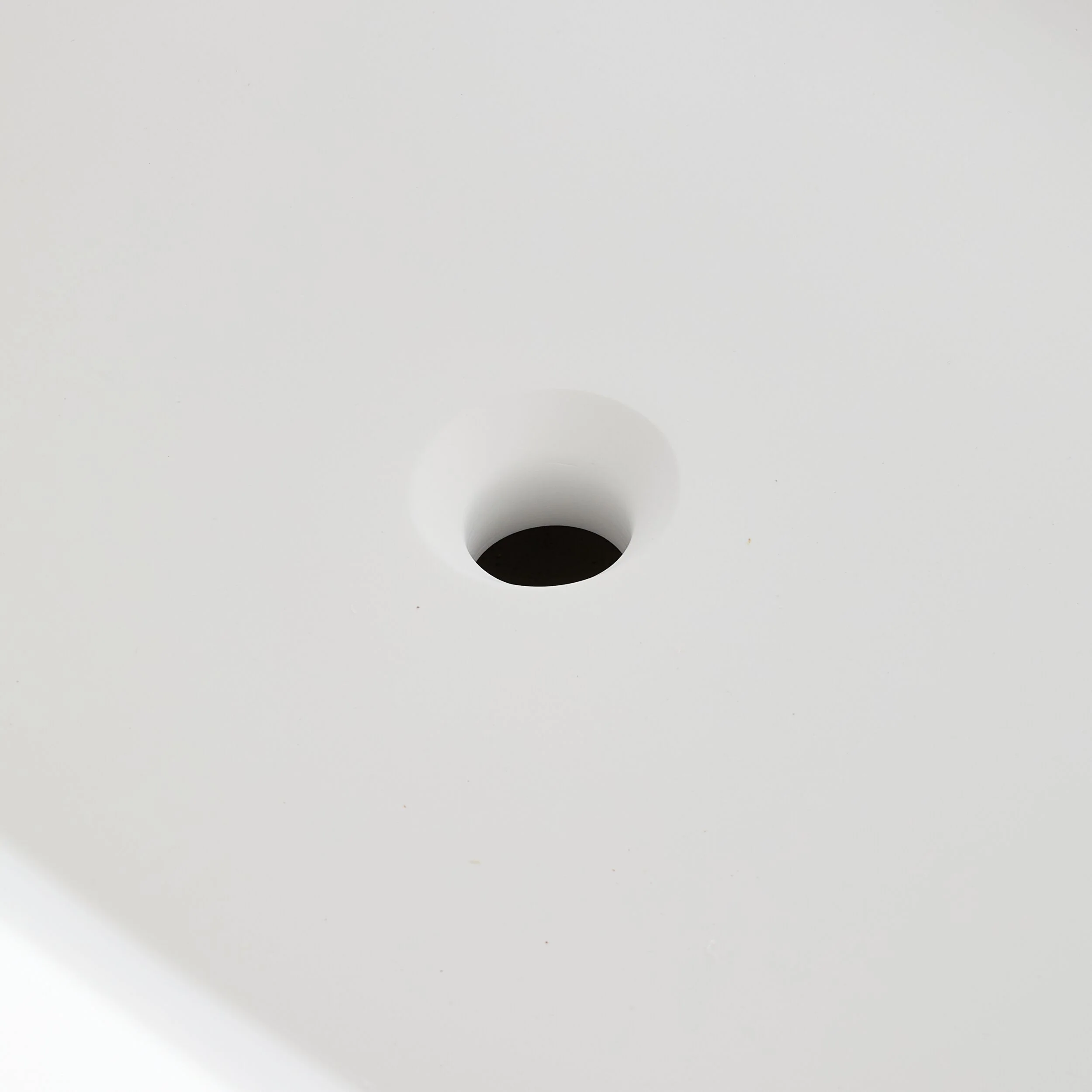 Lucca Solid Surface Bath 1600mm - Image 5