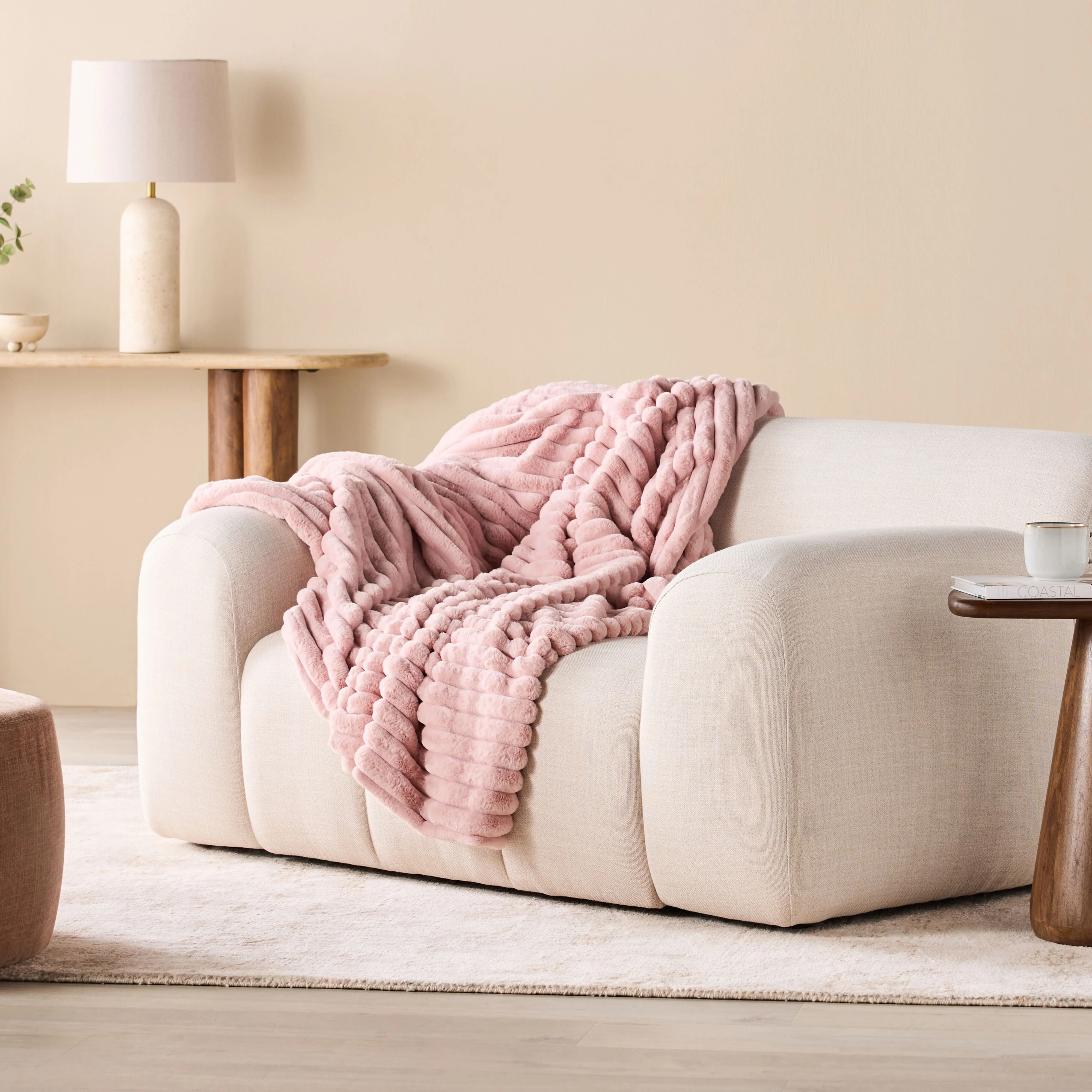 Luxe Rib Faux Fur Blanket Blush150x200cm - Image 2