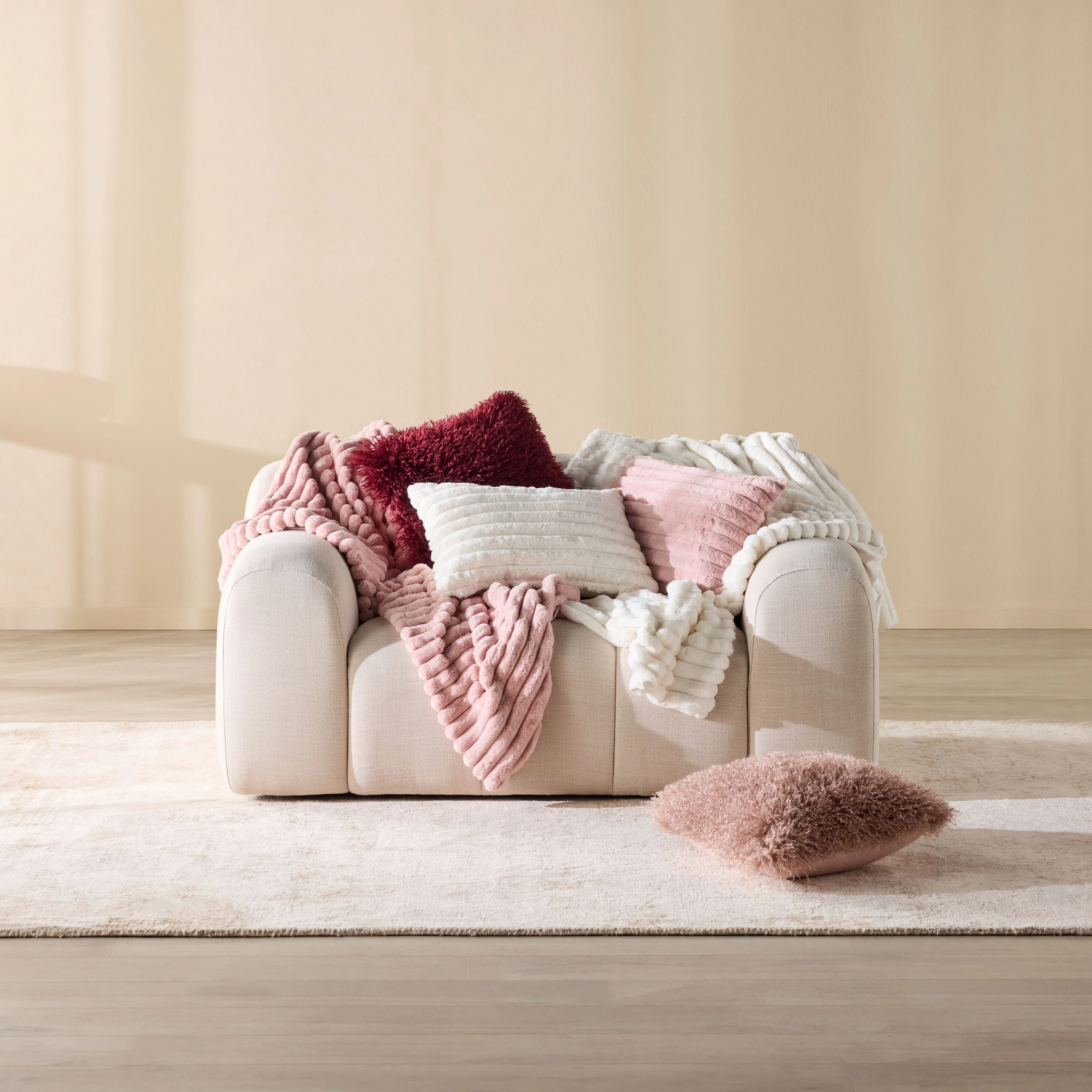 Luxe Rib Faux Fur Throw Antique White 130x170cm - Image 2