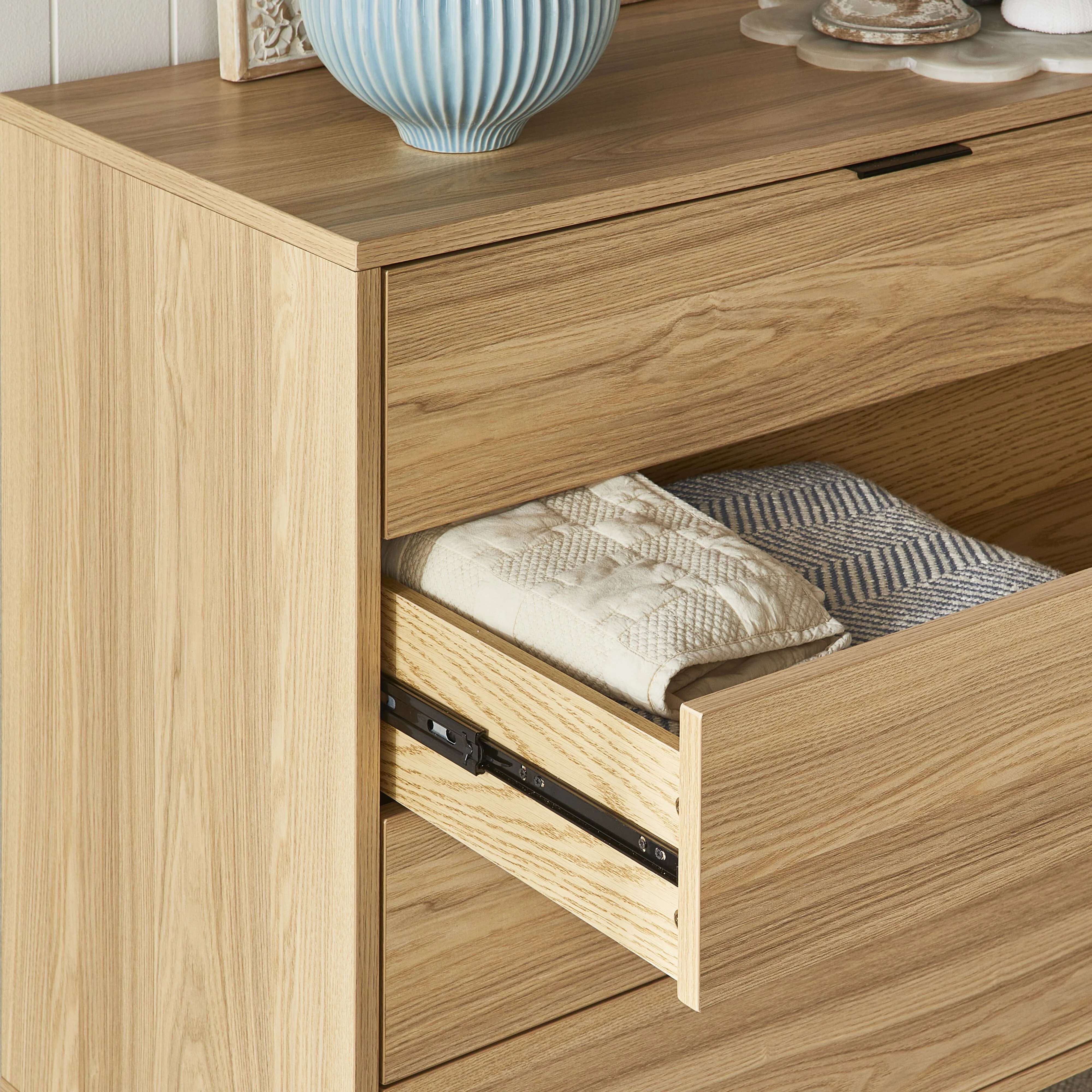 Max 4 Drawer Chest - Image 12