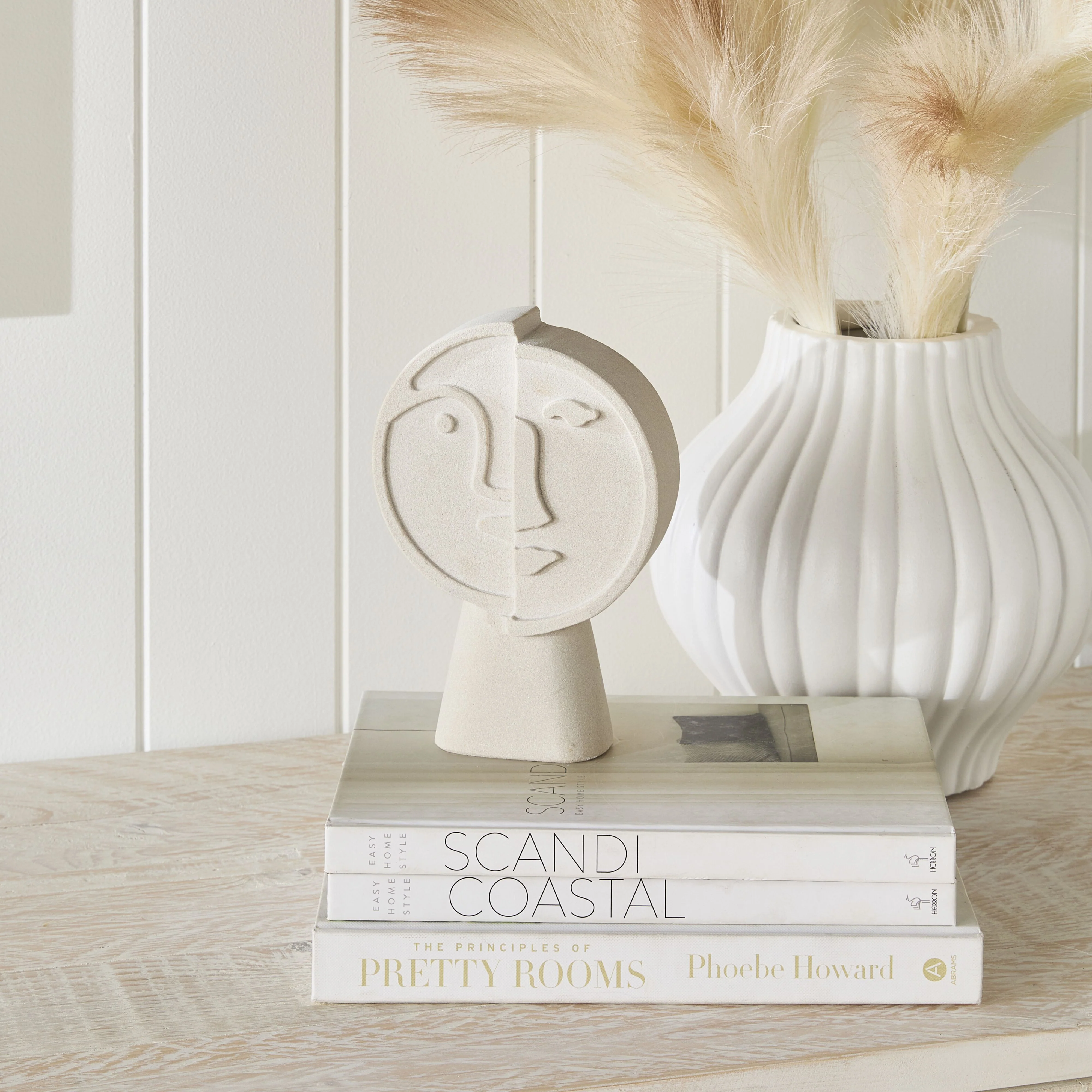 Mint Sandstone Profiles Statue - Image 4