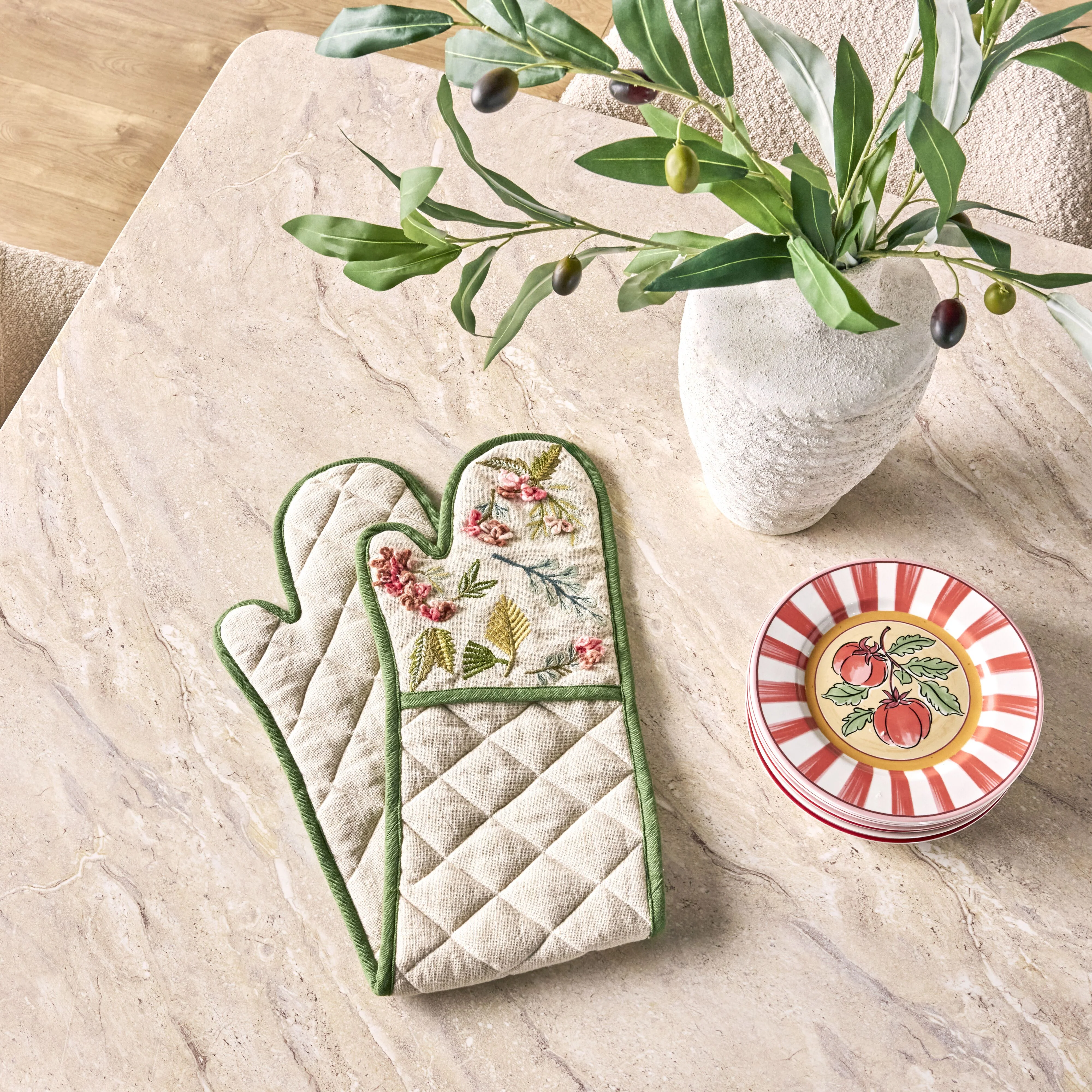 Mistletoe Christmas Peace Oven Mitt - Image 5