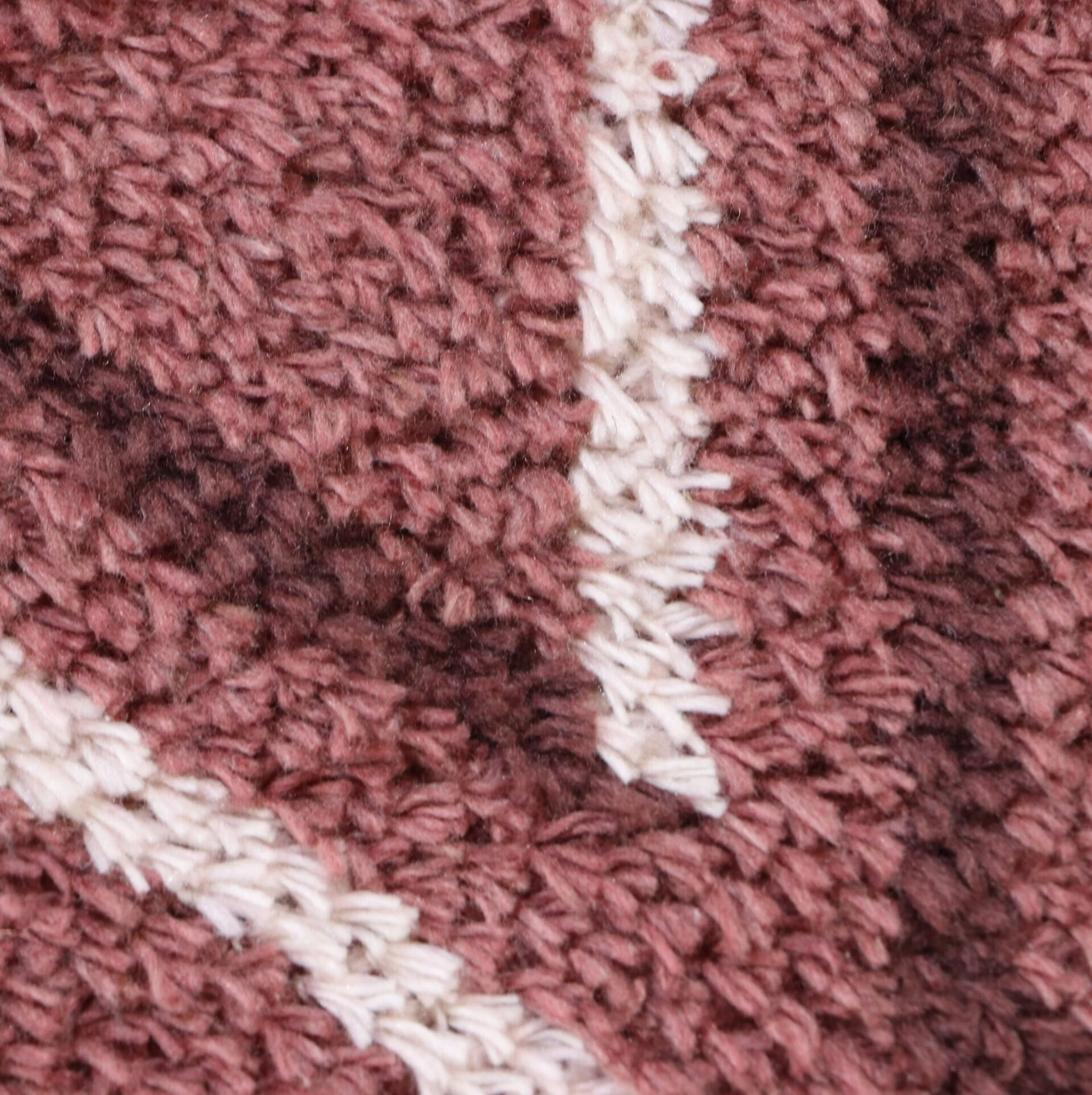 Modessa Lattice Shag Rug Berry 240x300cm - Image 2