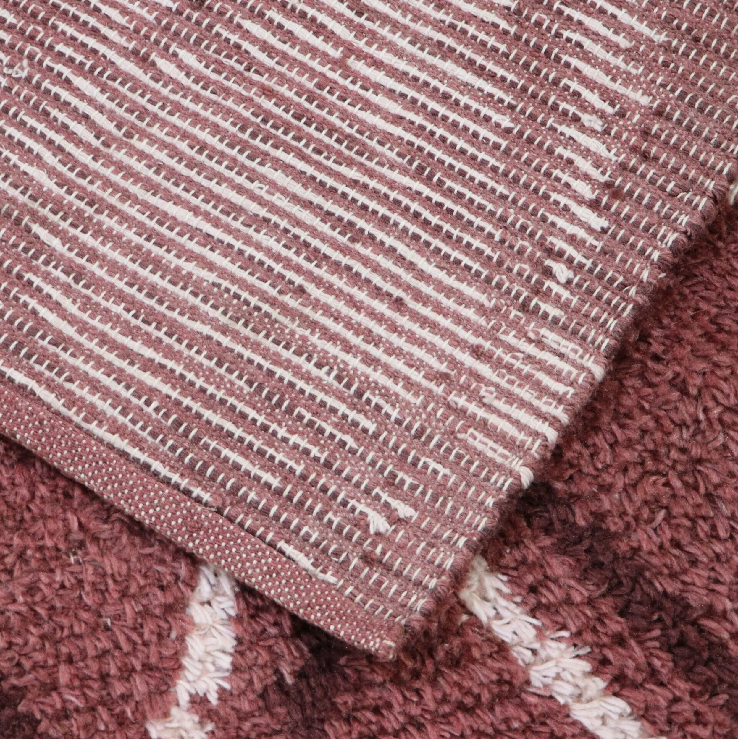 Modessa Lattice Shag Rug Berry 240x300cm - Image 3