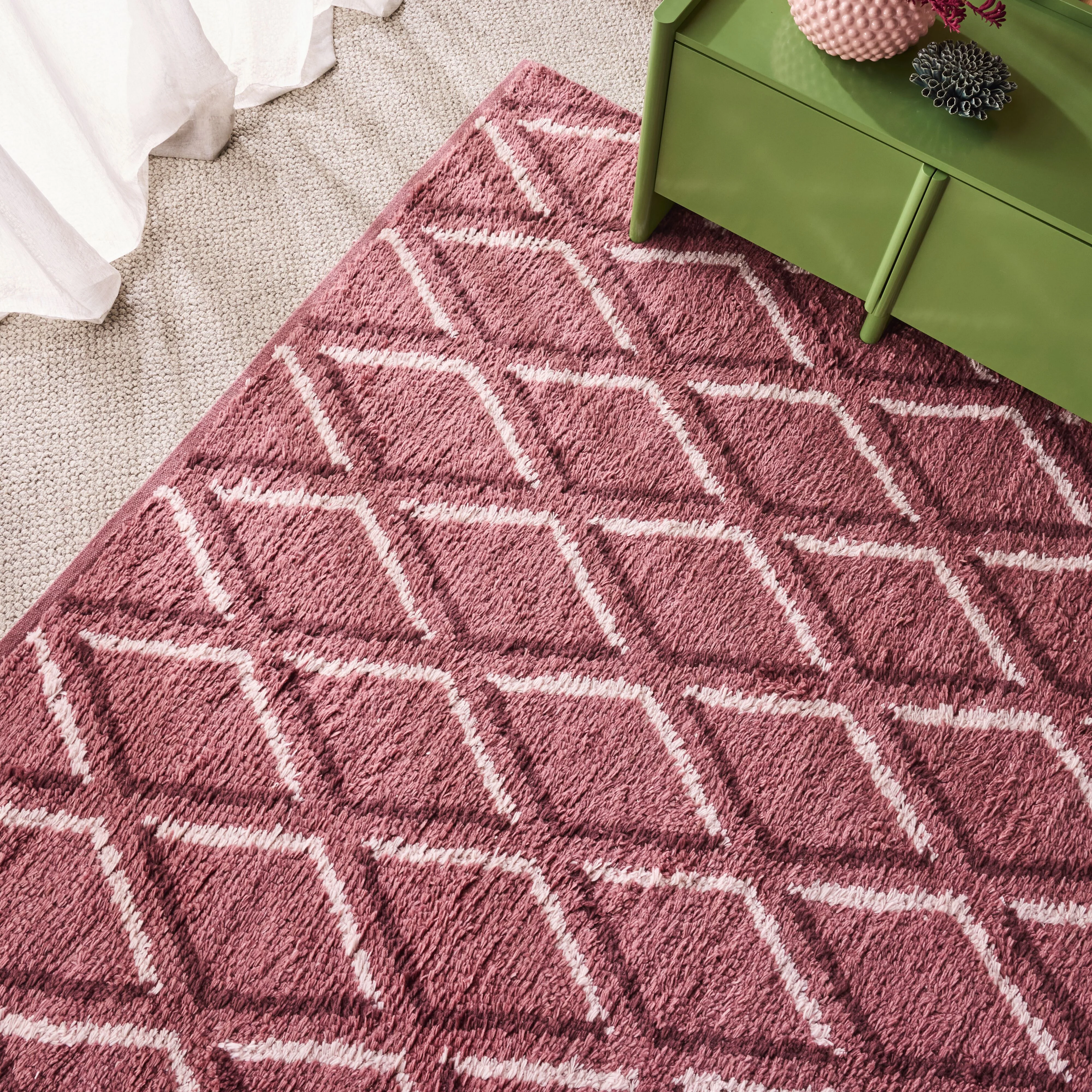 Modessa Lattice Shag Rug Berry 240x300cm - Image 4