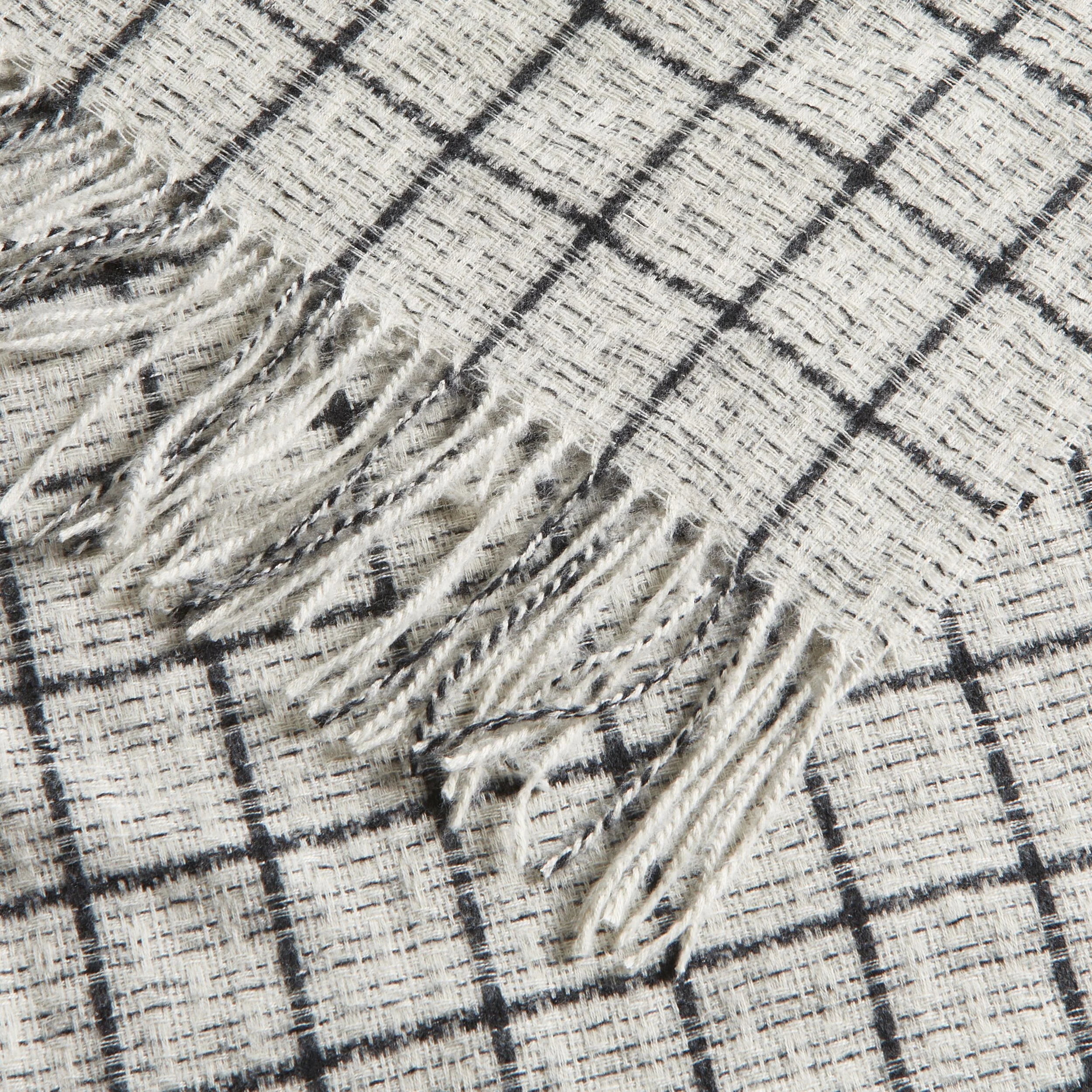 Omeo Grid Throw Grey 130x170cm - Image 2