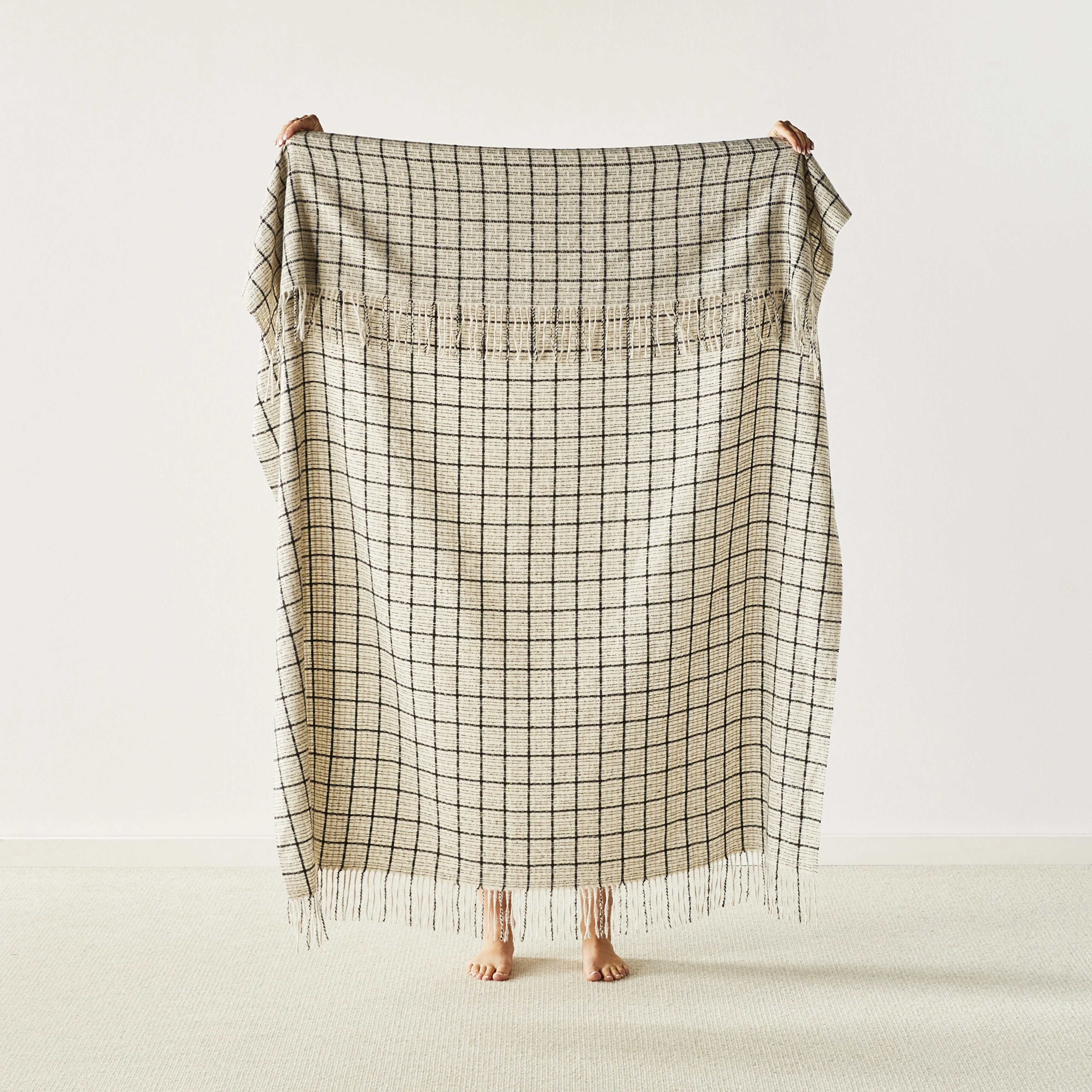 Omeo Grid Throw Grey 130x170cm - Image 5