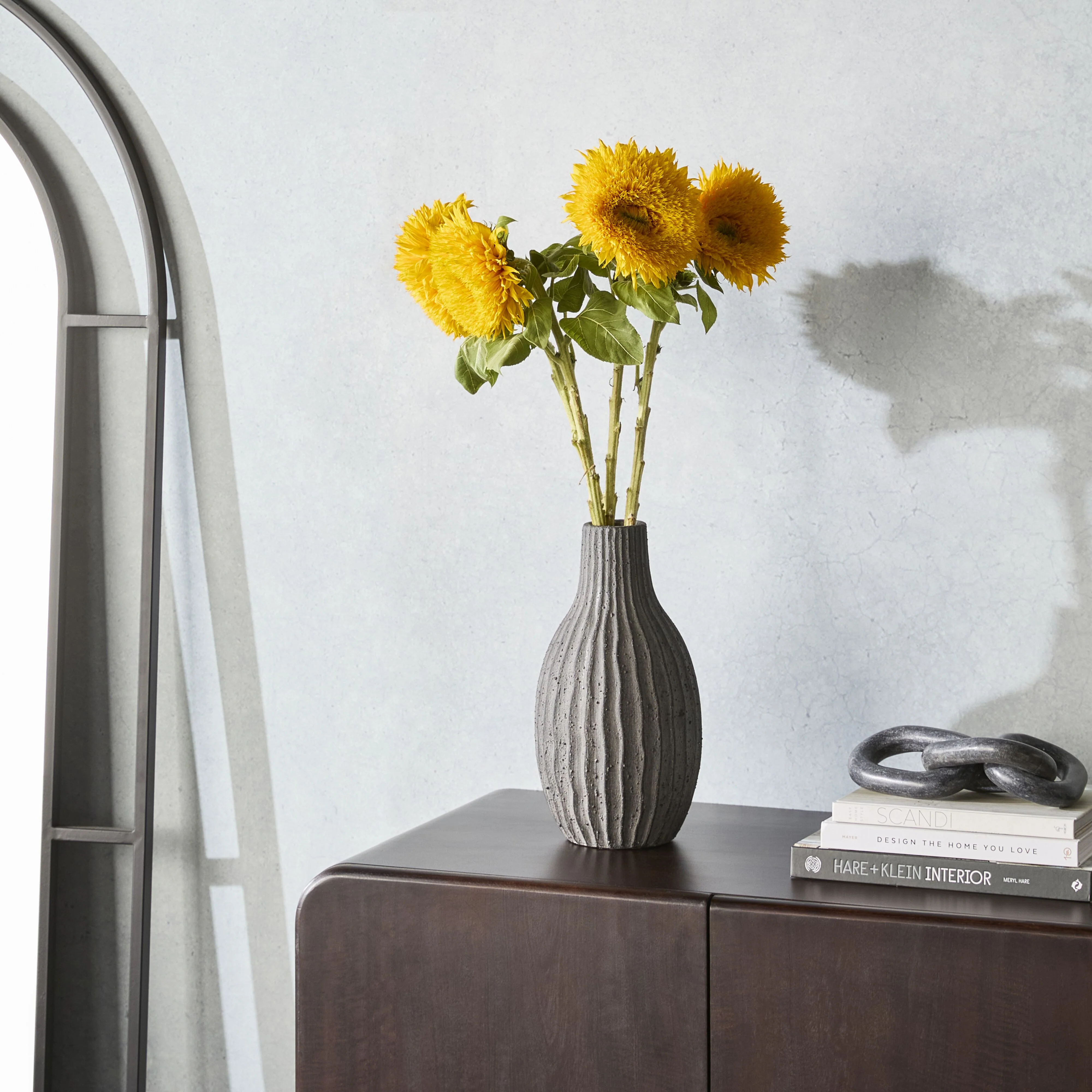 Ortiz Ribbed Ceramic Vase - Image 4