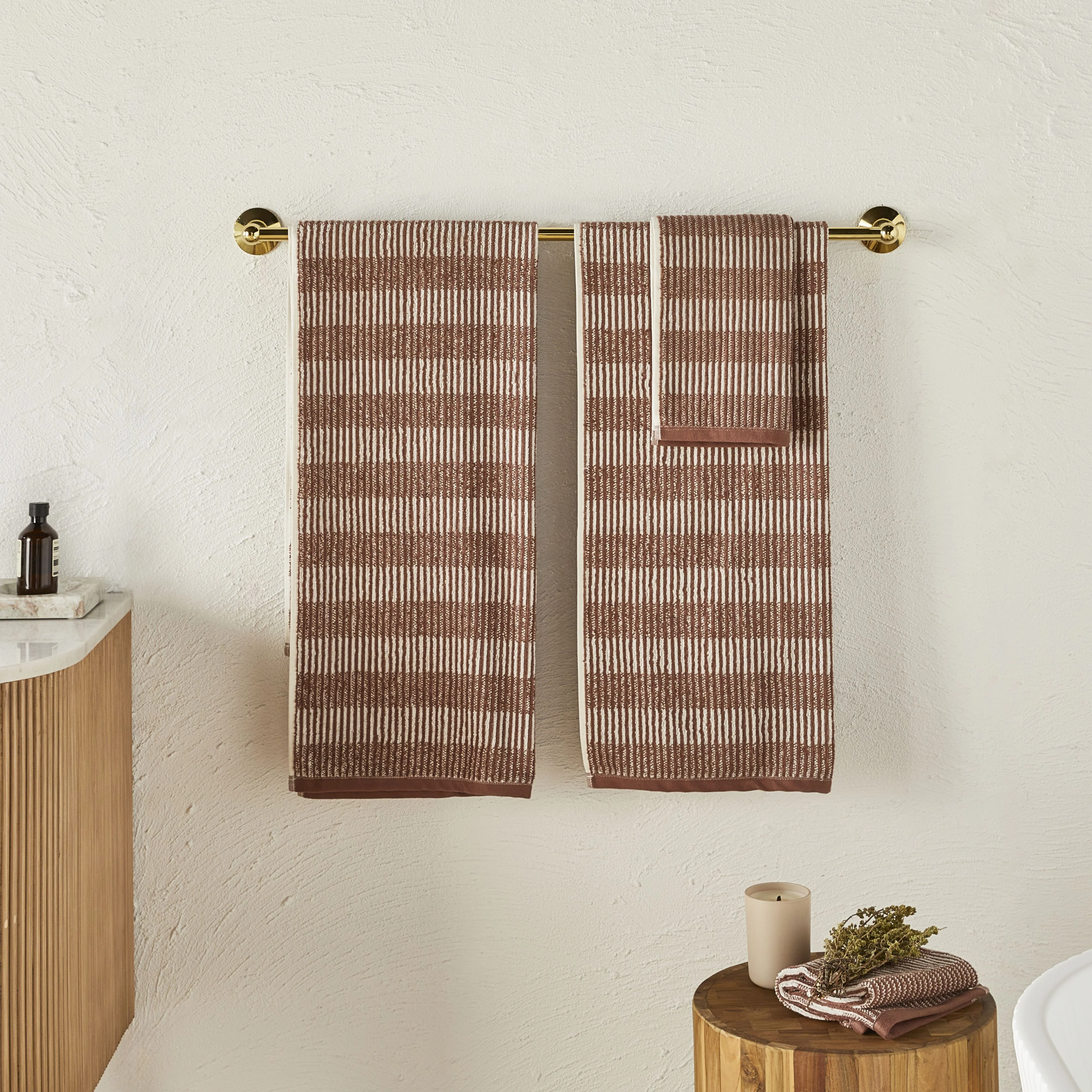 Oxford Single Towel Rail 900mm PVD - Image 3