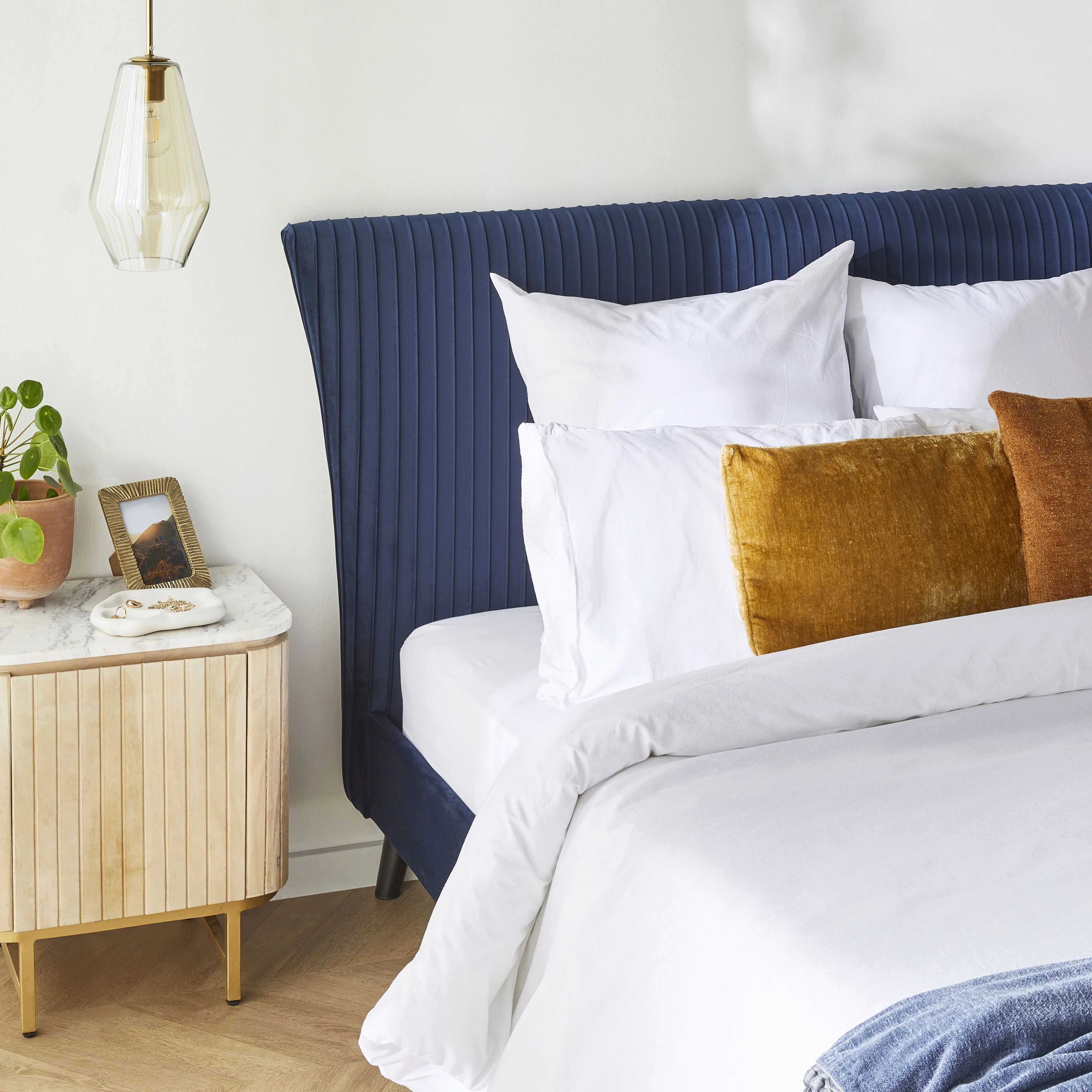 Pleat Bed King Midnight - Image 11