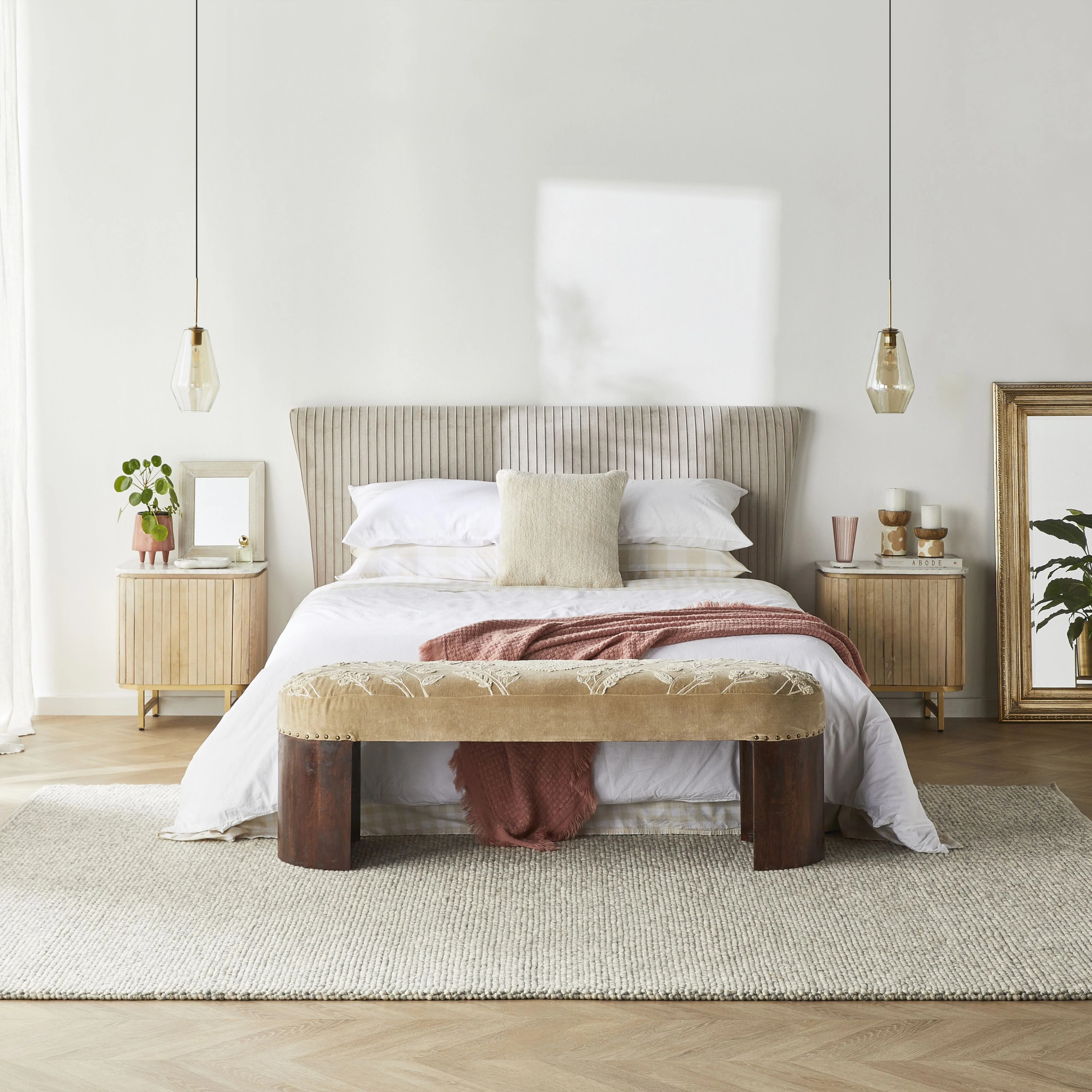 Pleat Bed King Champagne - Image 10