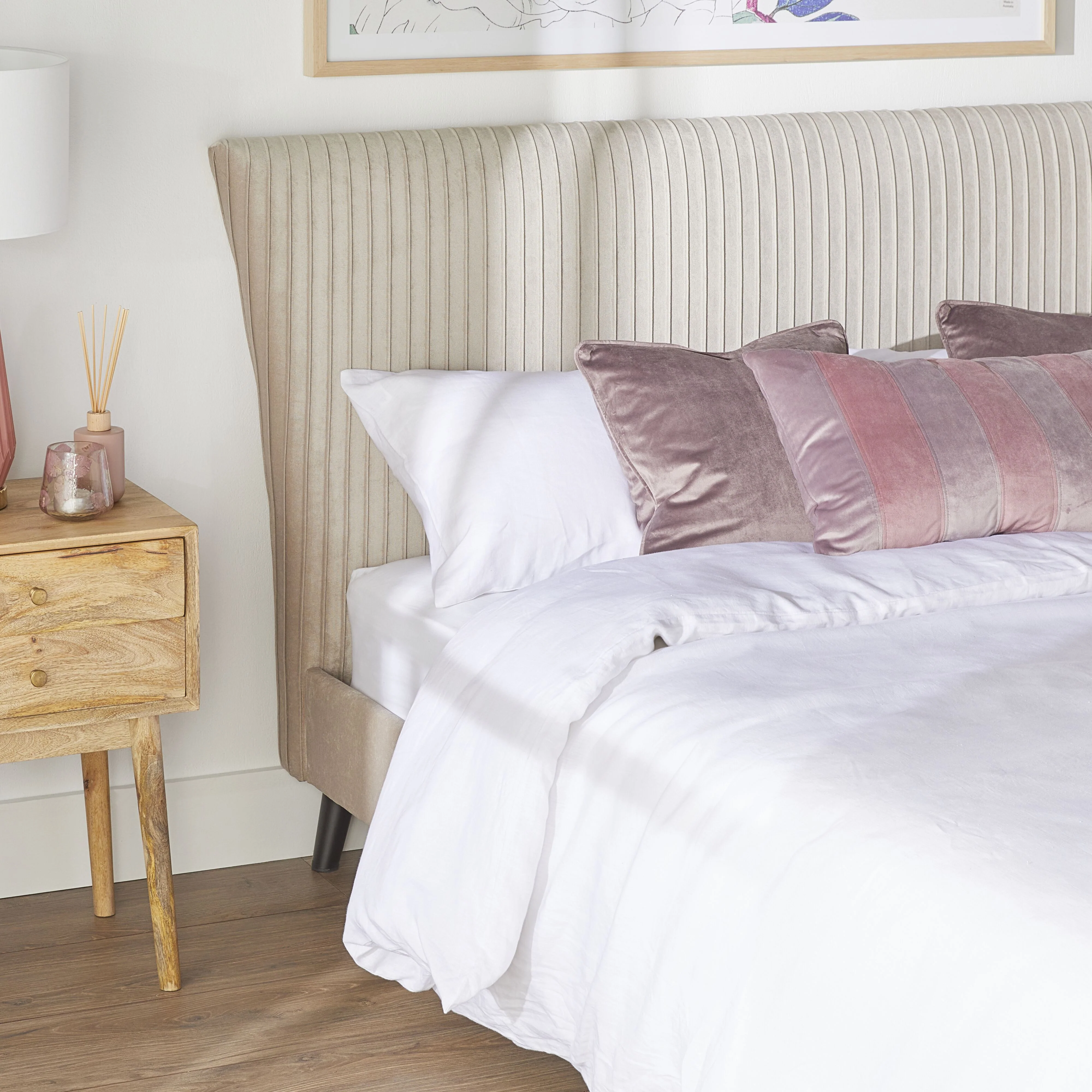 Pleat Bed King Champagne - Image 8