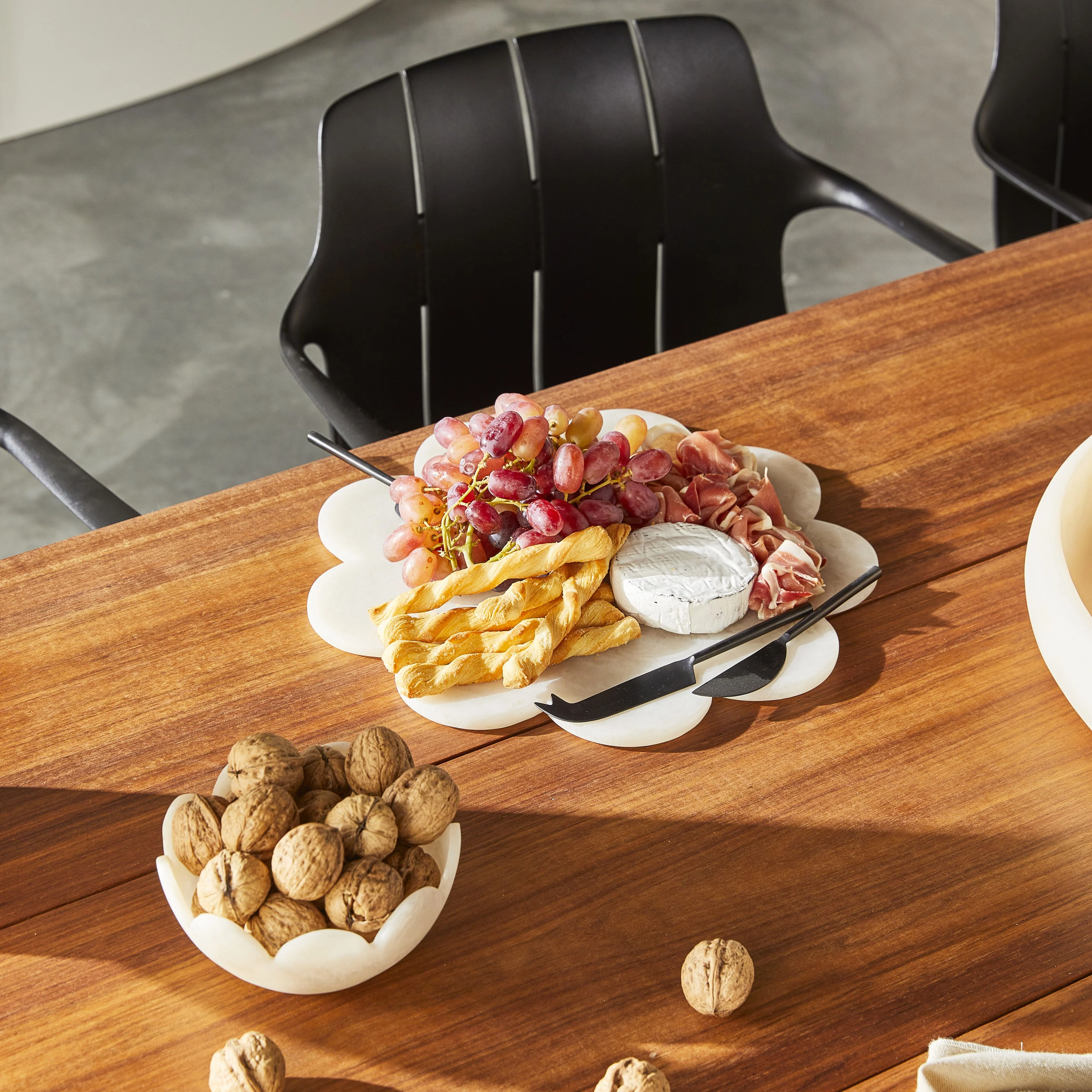 Poppi Scallop Placemat Pearl - Image 4