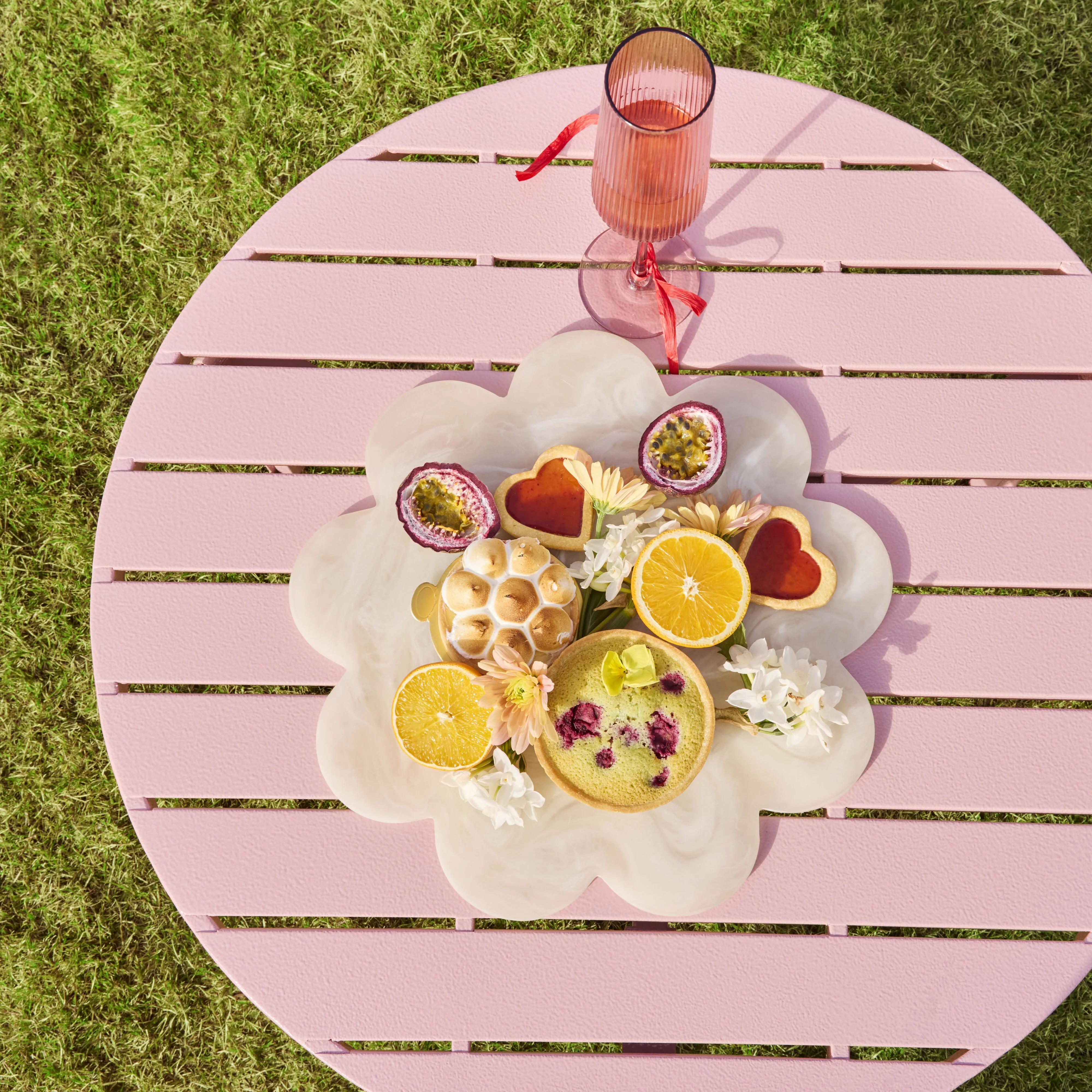 Poppi Scallop Placemat Pearl - Image 8