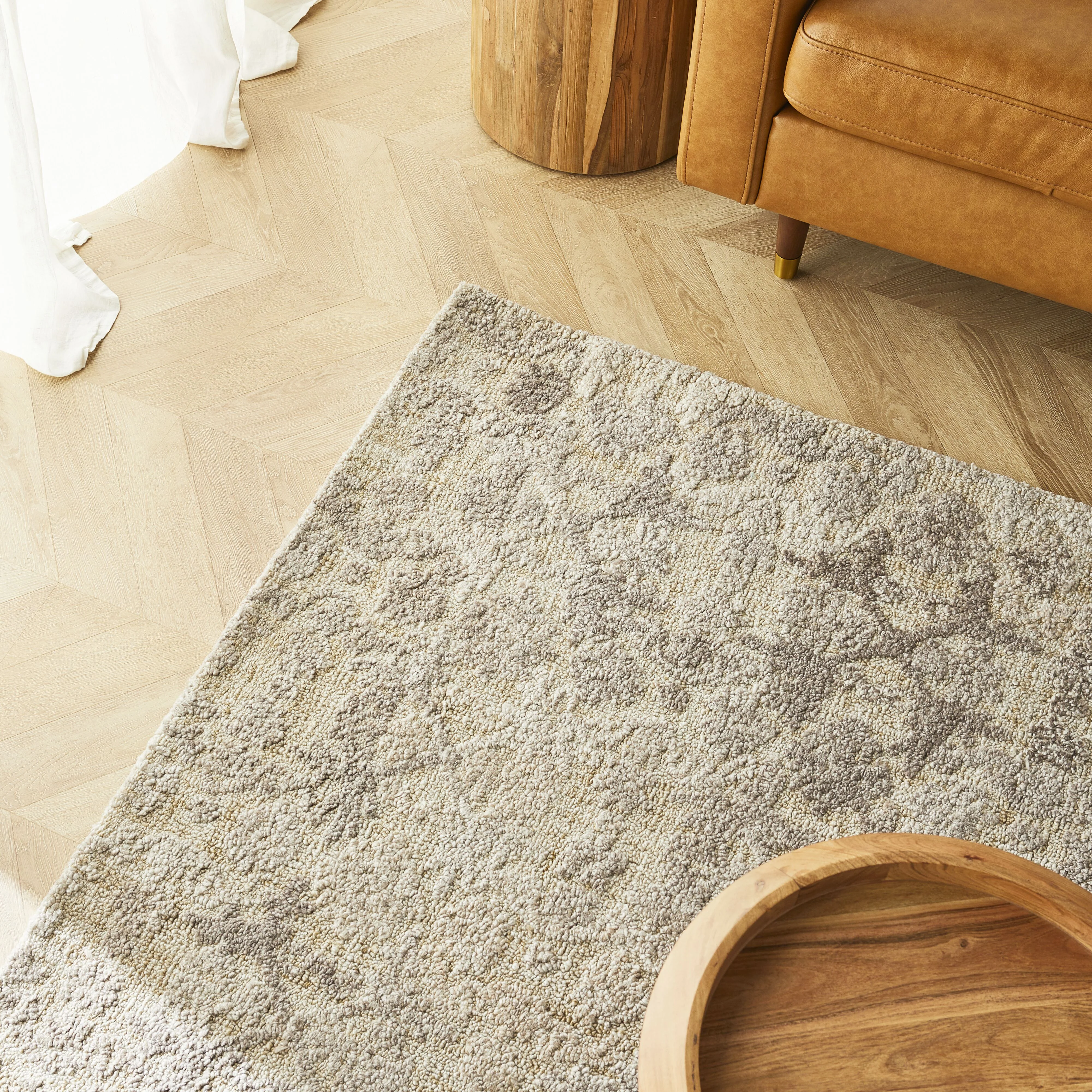 Priya Hand-Tufted Floral Rug 300x240cm - Image 4