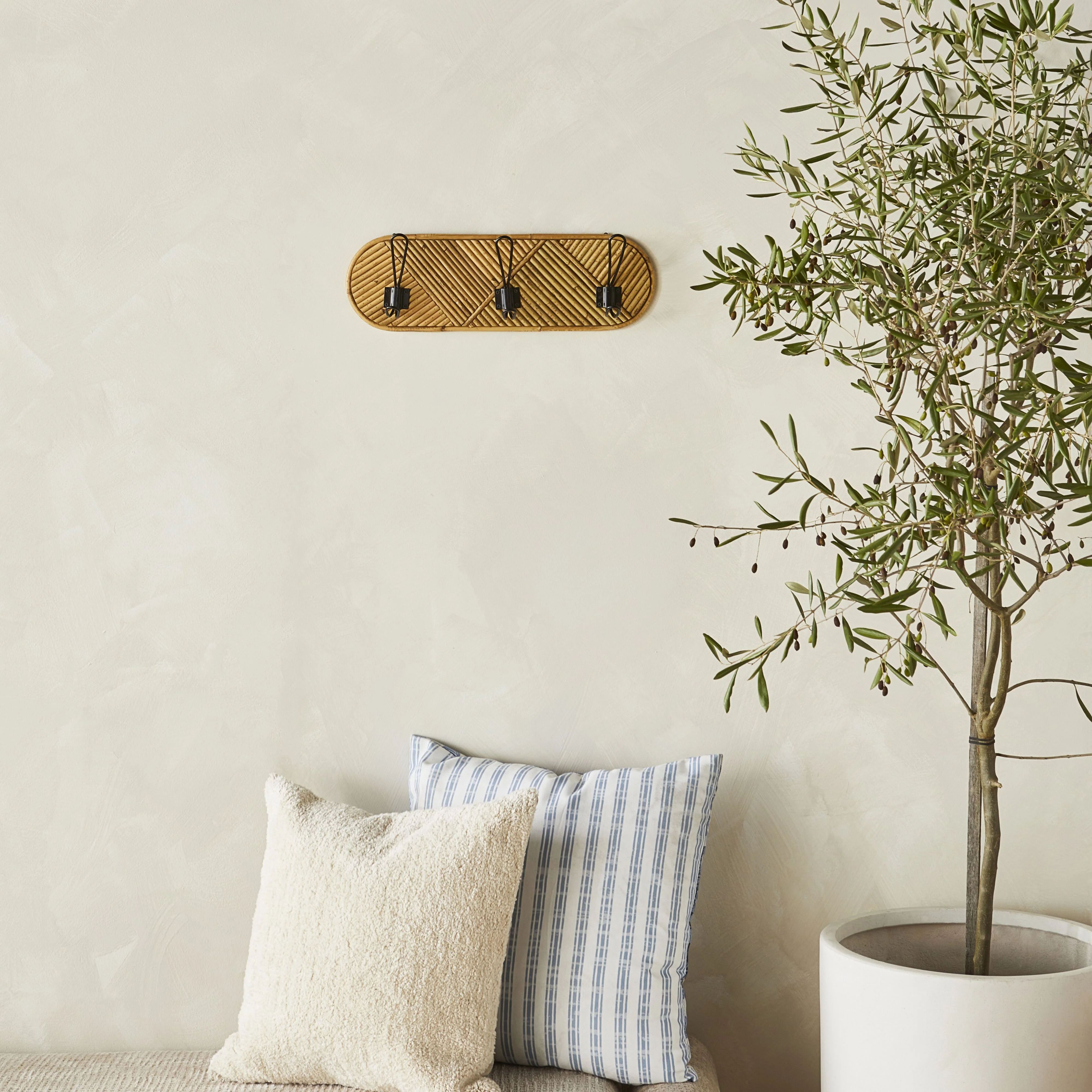 Rattan Diamond Pattern Wall Hook 46x14.5cm - Image 5