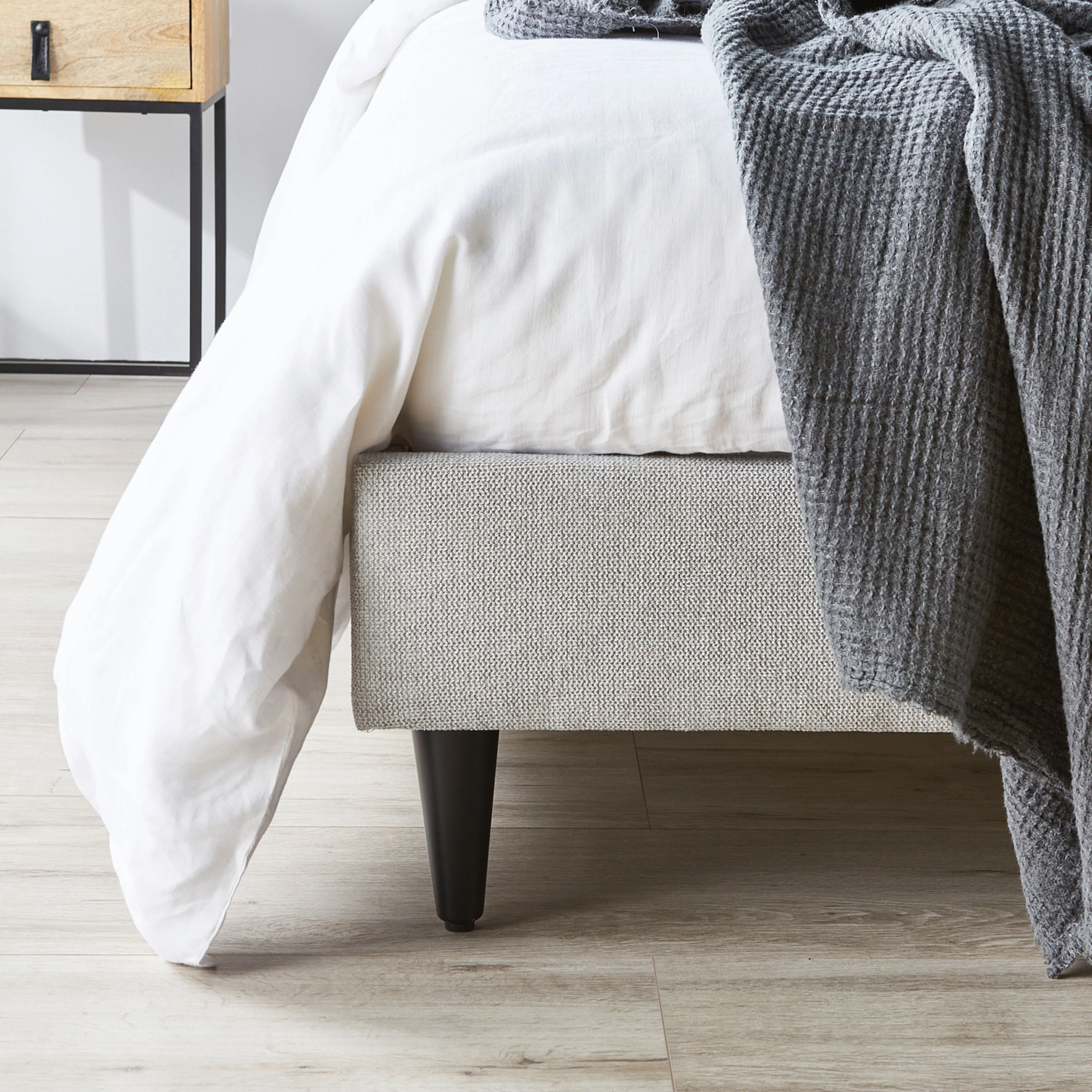 Riley Queen Bed Light Grey - Image 11