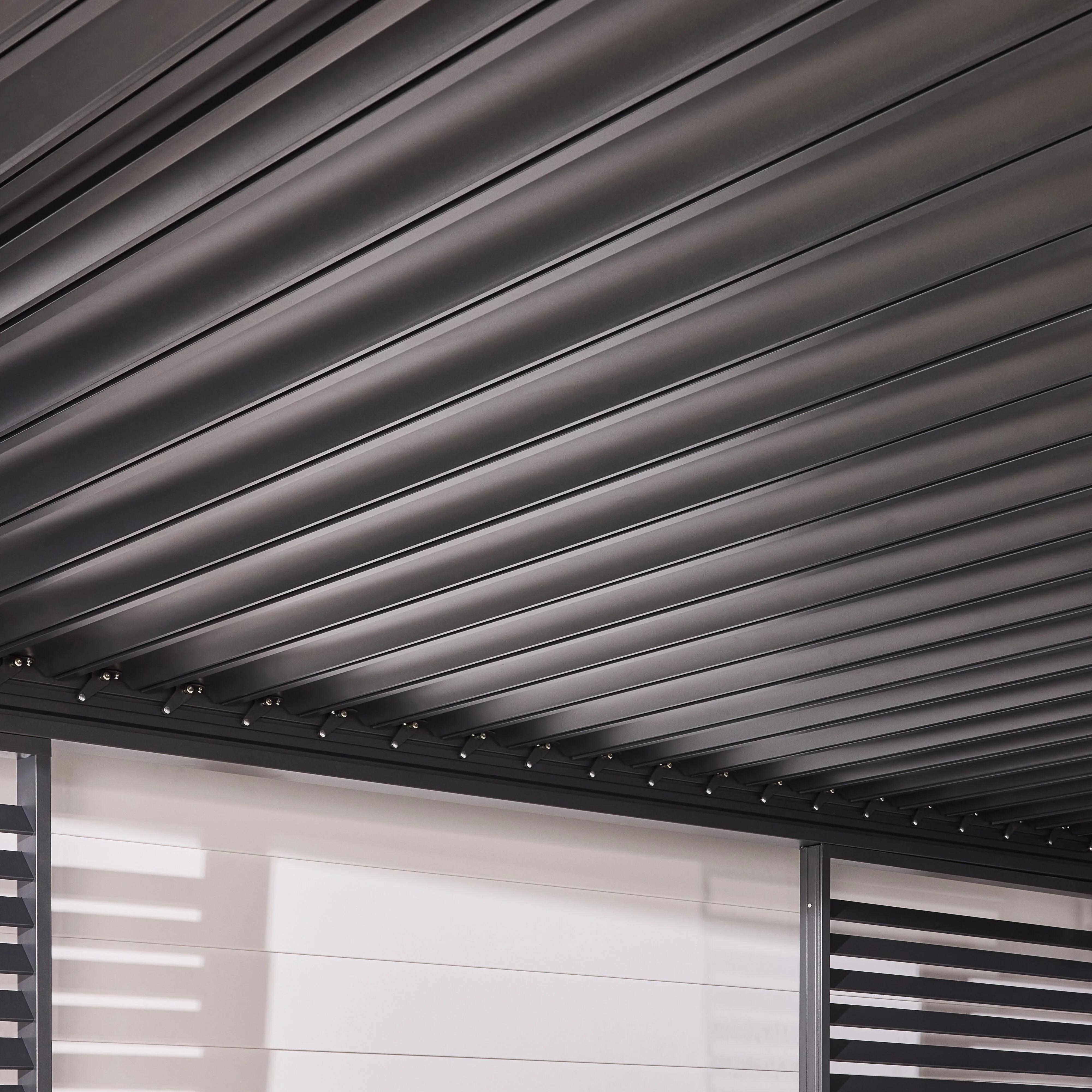 Sanctuary Louvered Aluminium Pergola Charcoal 3x4 - Image 11