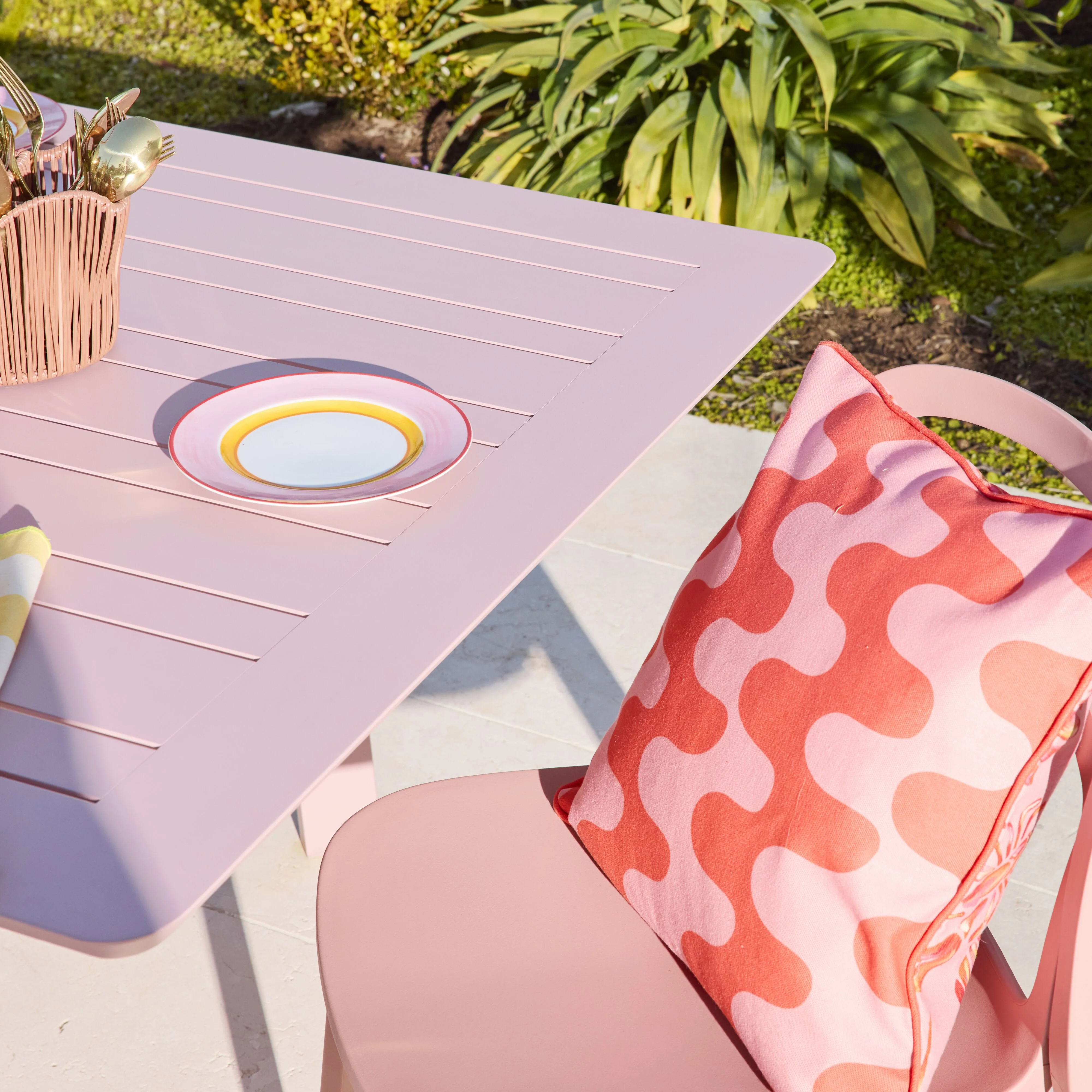 Santana Aluminium Extension Table Rose Pink 200/300cm - Image 13