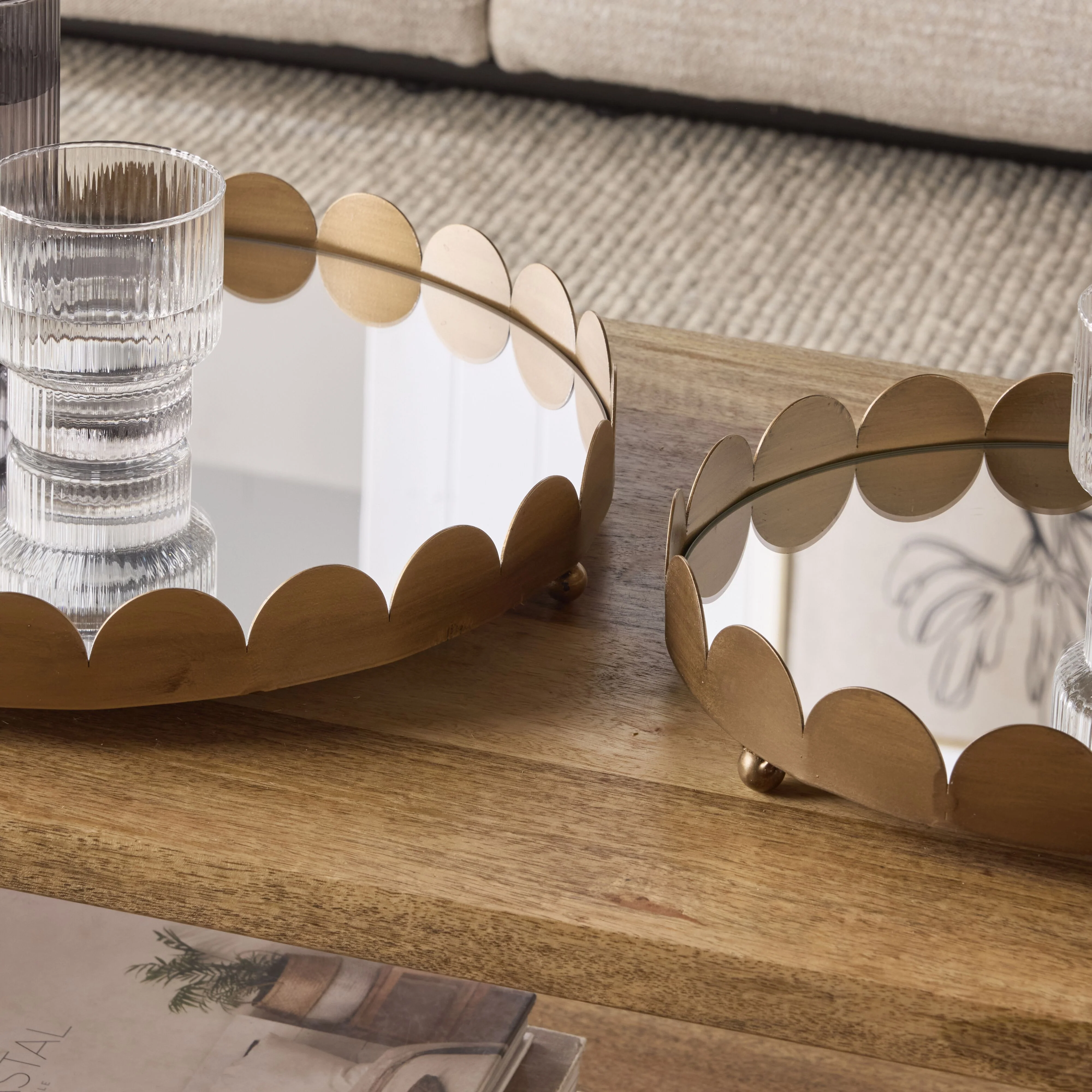 Sari Scalloped Tray 28cm - Image 6