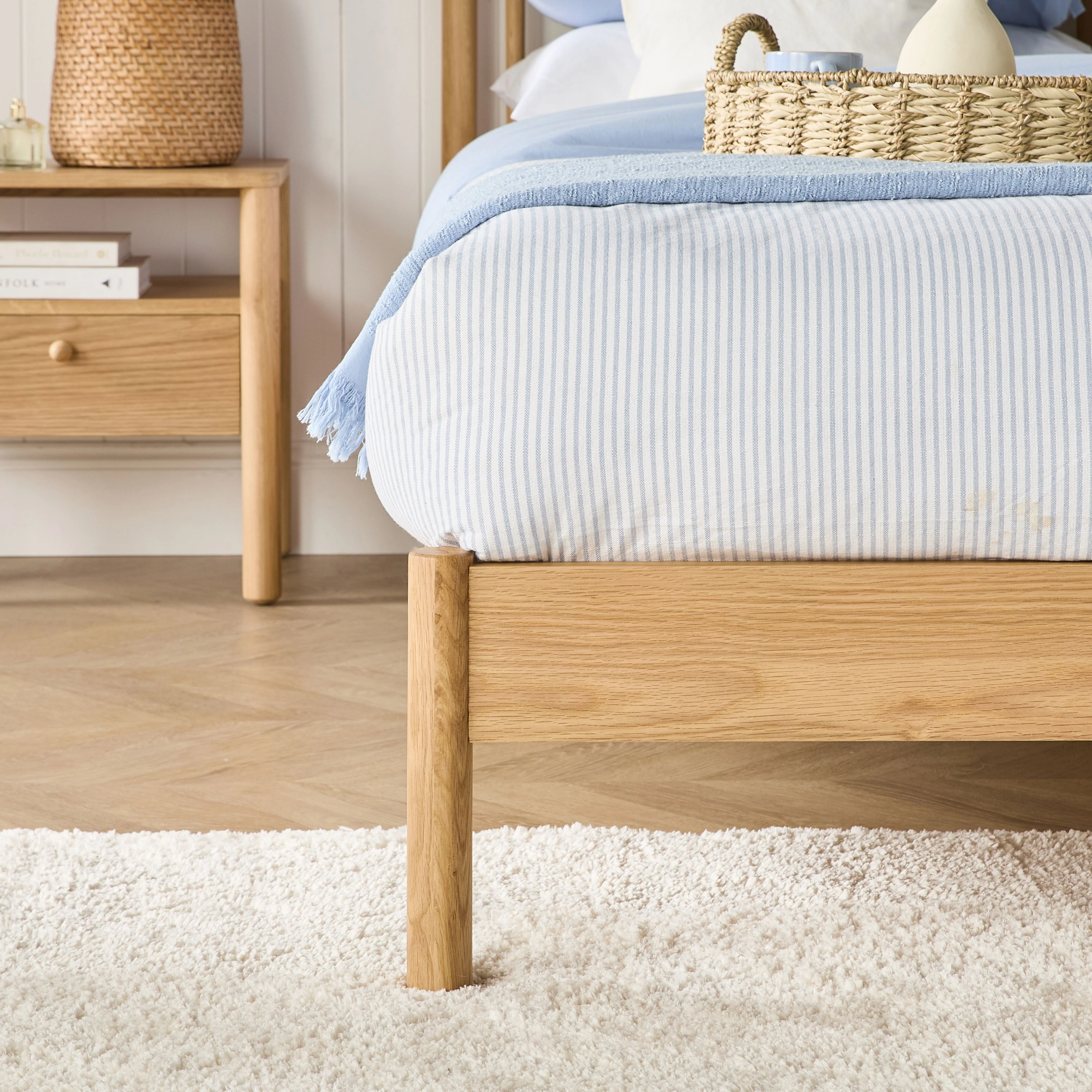 Spintara King Bed Light Oak - Image 11