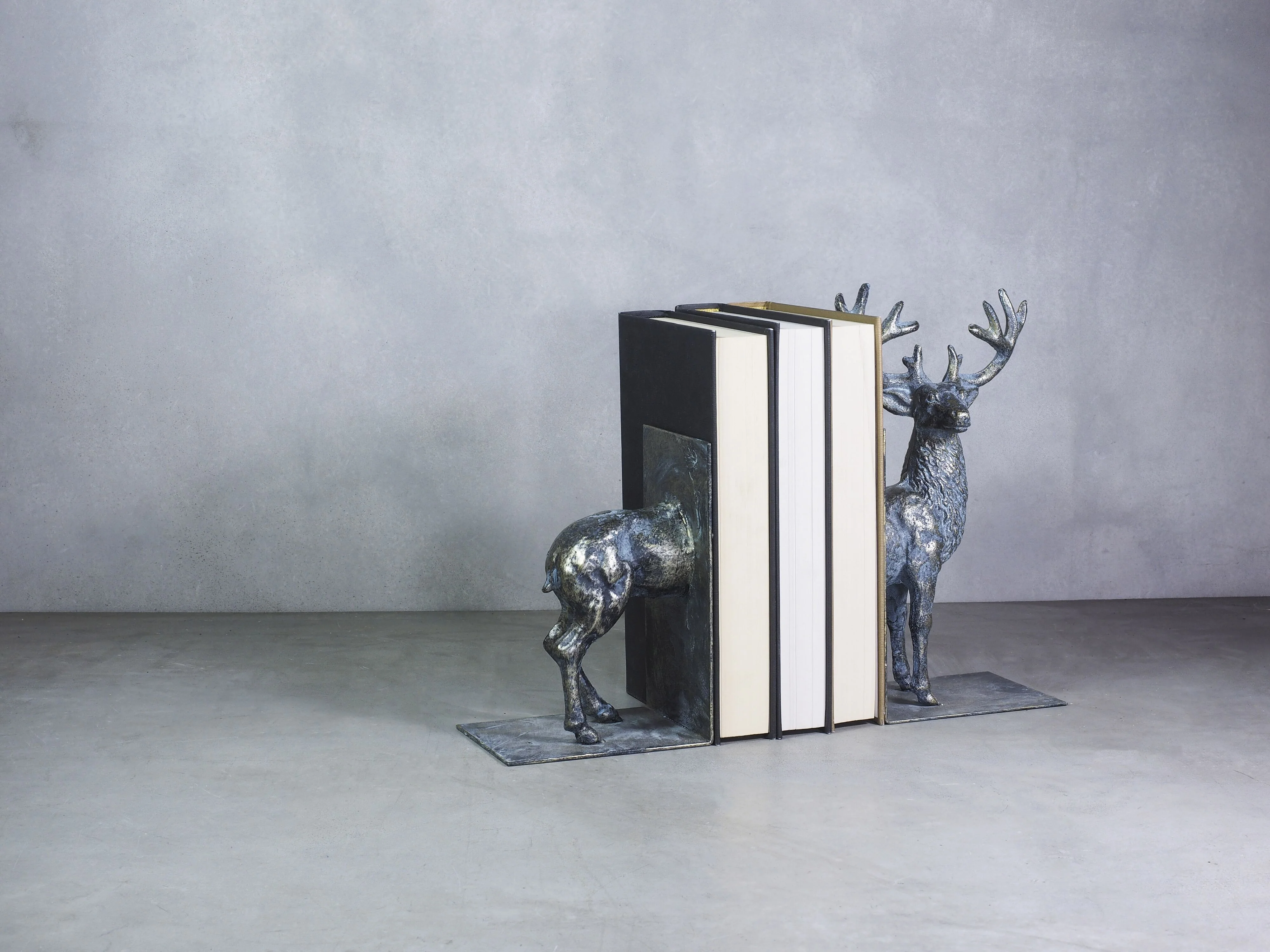 Stag Book Ends 26x10cm - Image 3