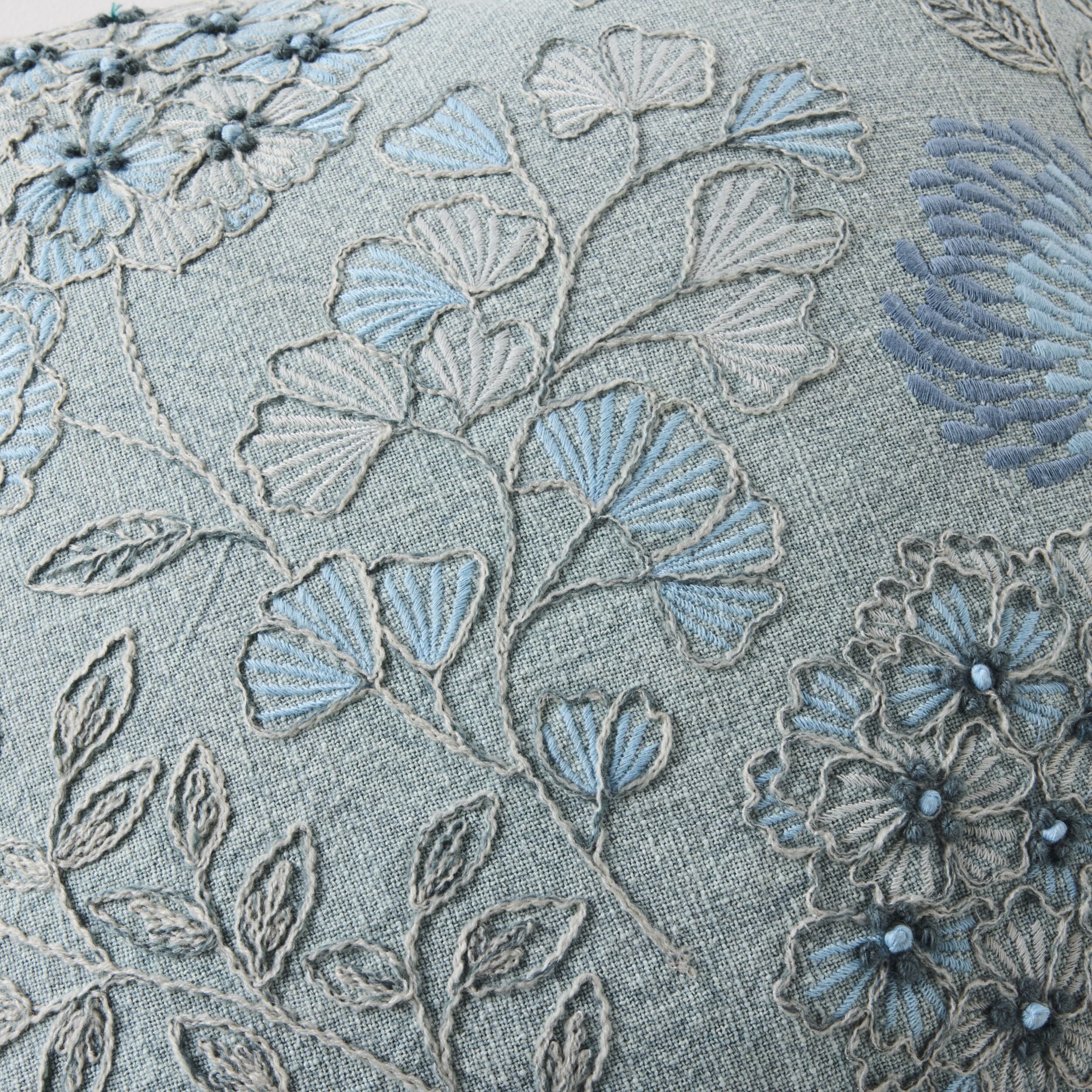 Stitch Bluesy Bouquet Cushion 50x50cm - Image 3