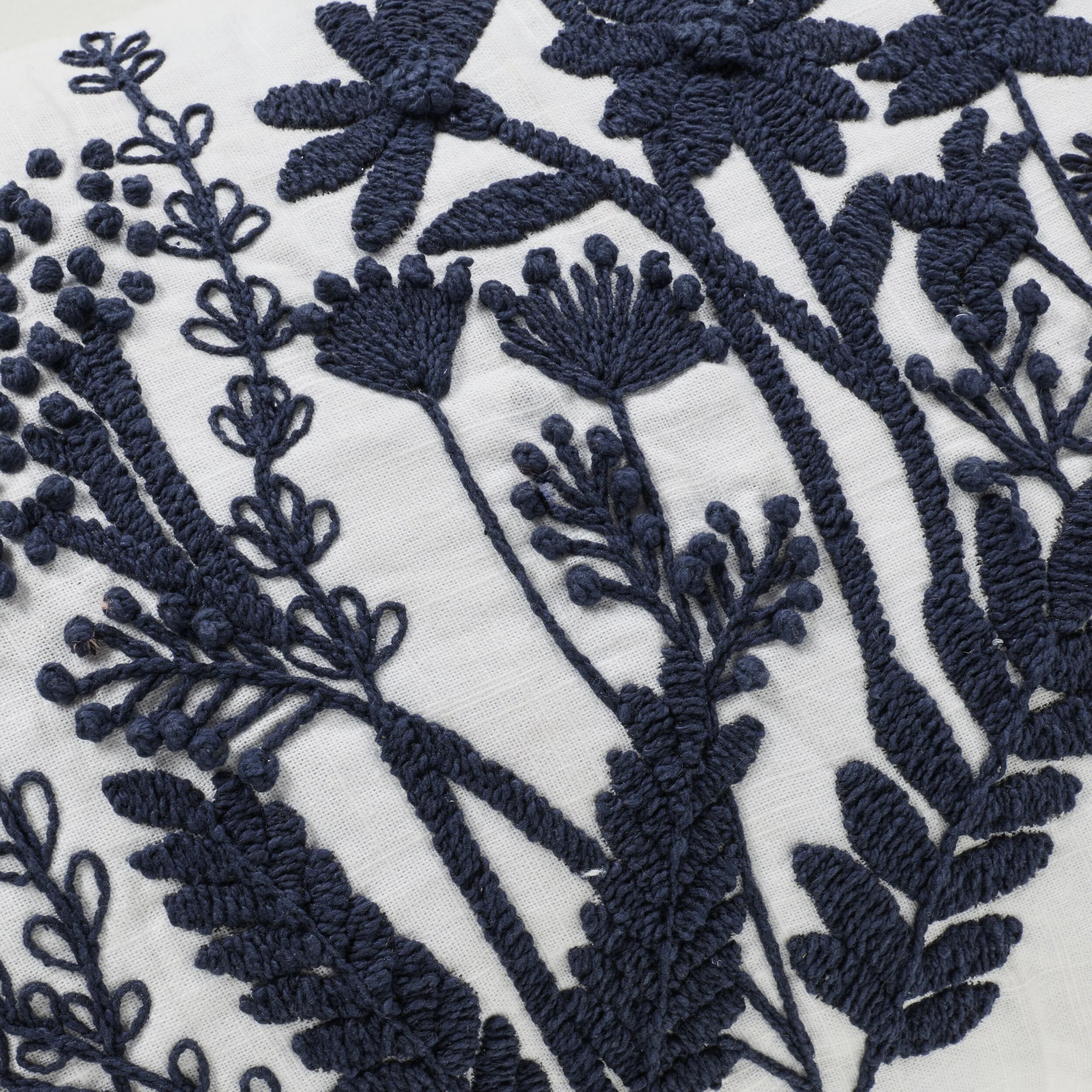 Stitch Meadow Breeze Cushion Navy 40x60cm - Image 3