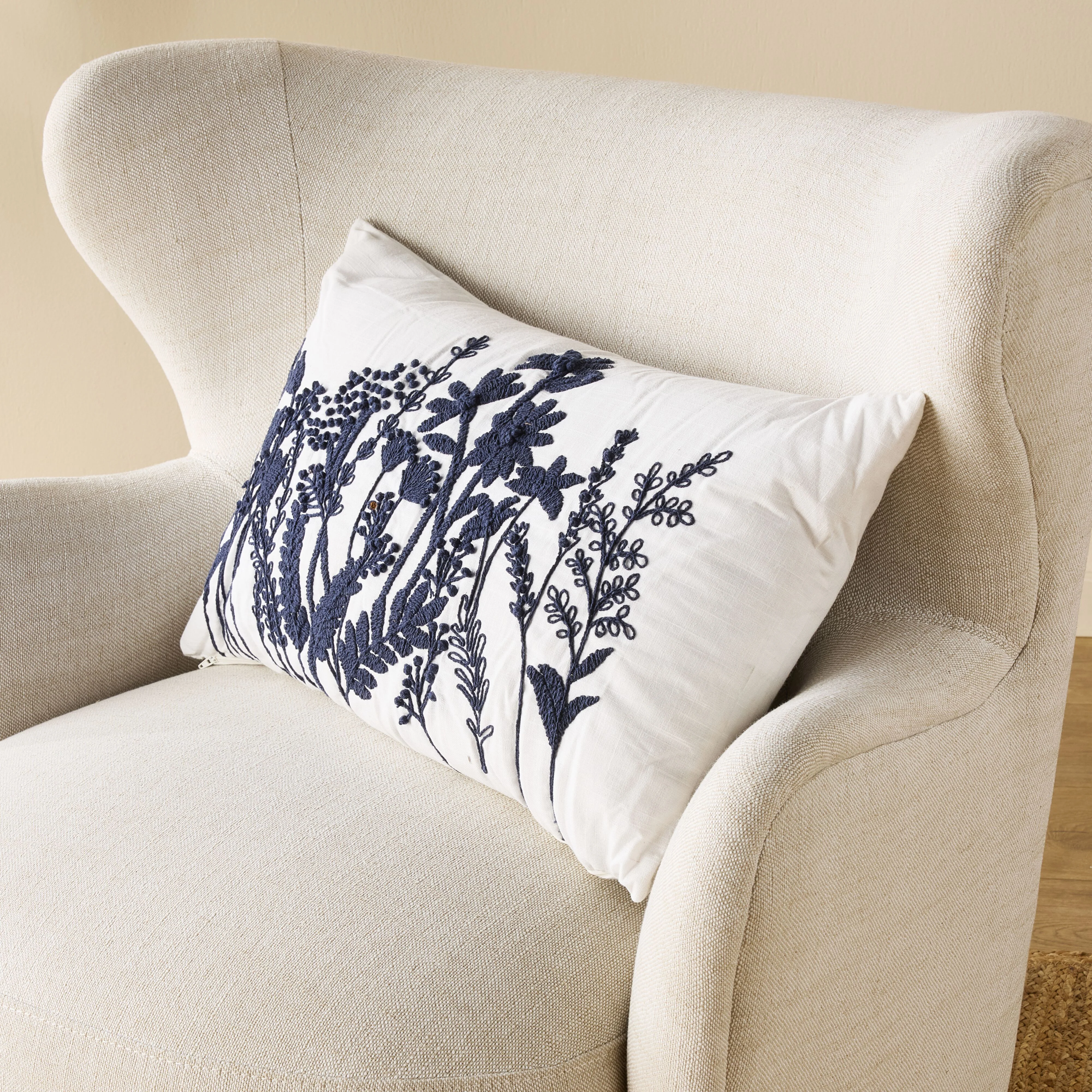 Stitch Meadow Breeze Cushion Navy 40x60cm - Image 5