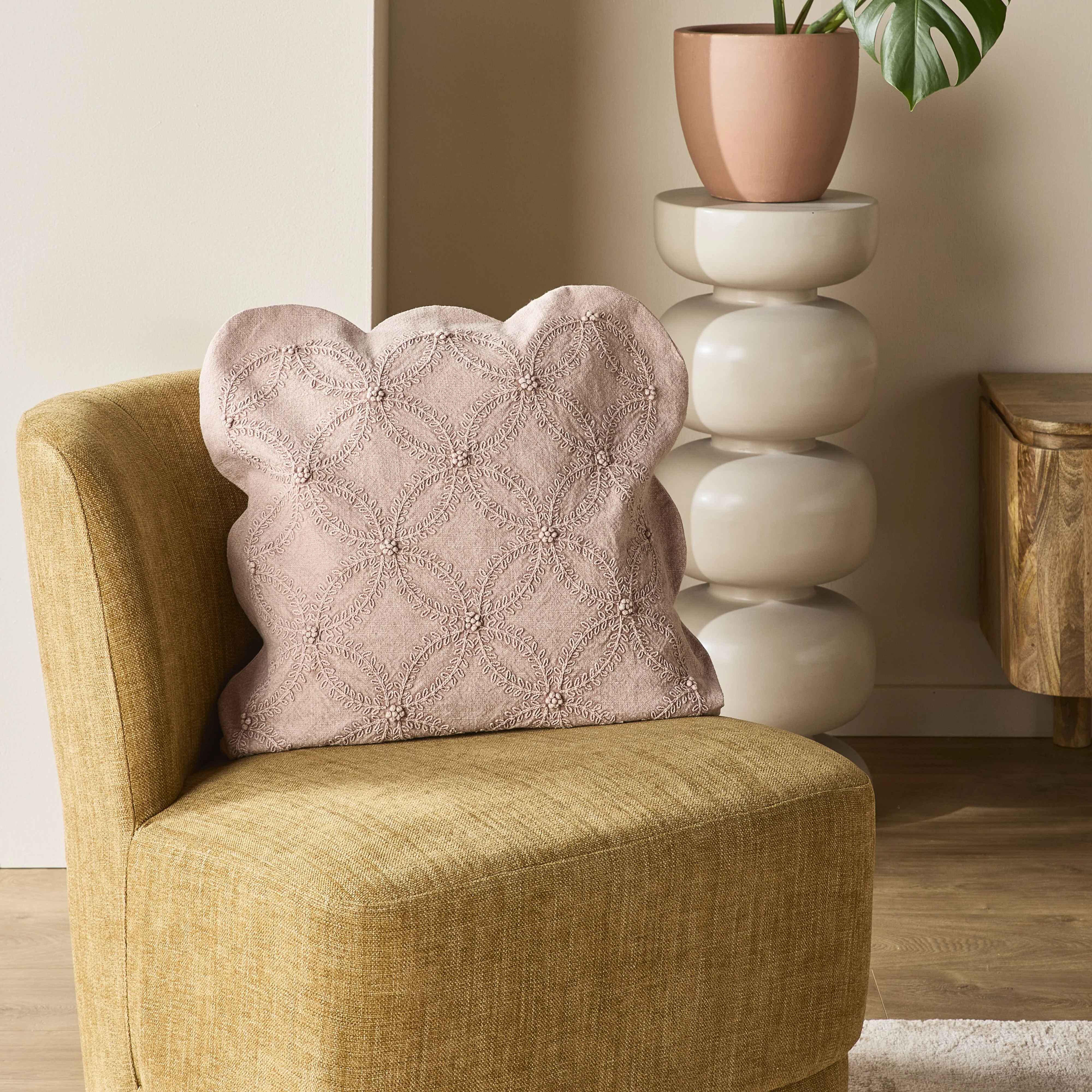 Stitch Scalloped Cushion Dusty Rose 50x50cm - Image 4