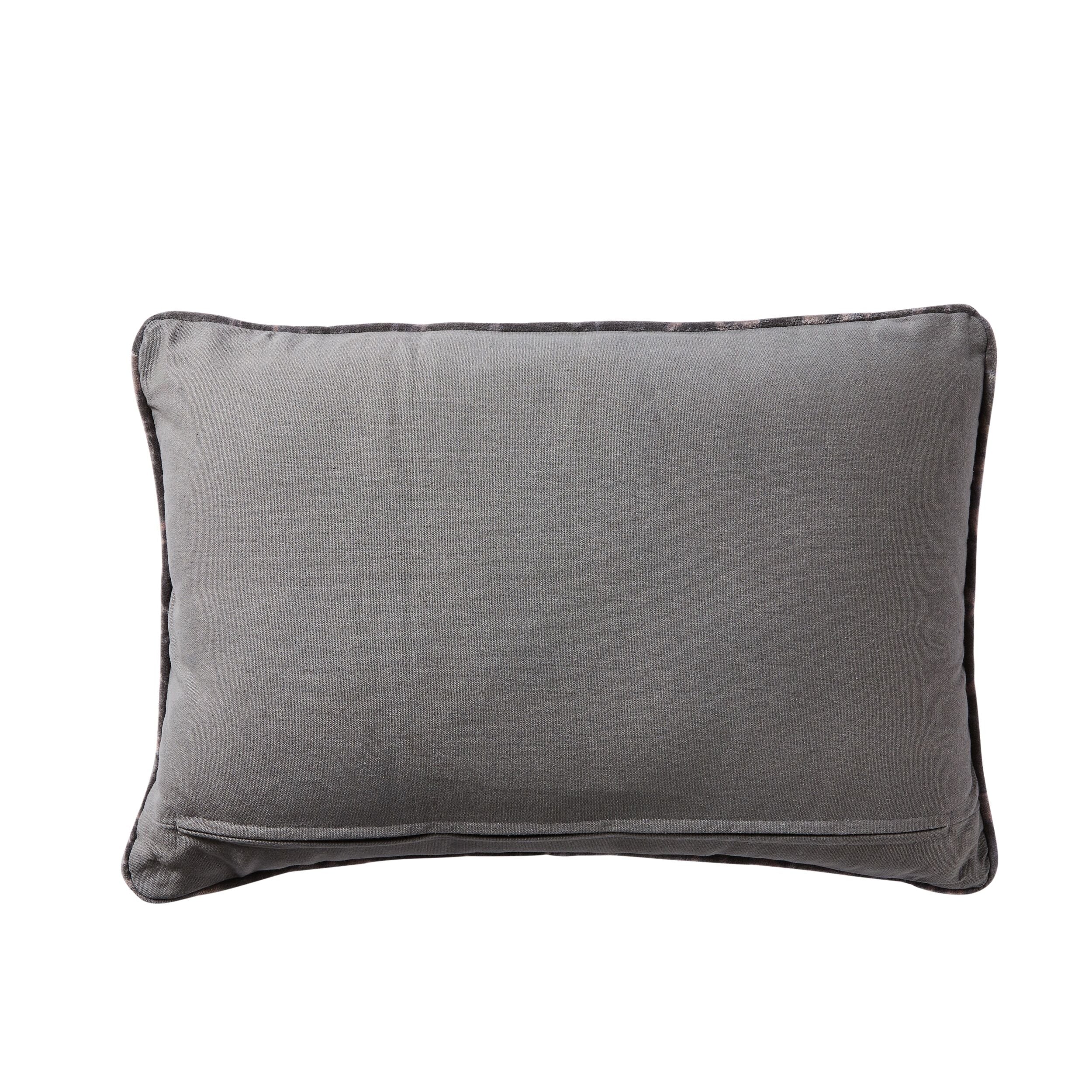 Stitch Vintage Floral Cushion 40x60cm - Image 2