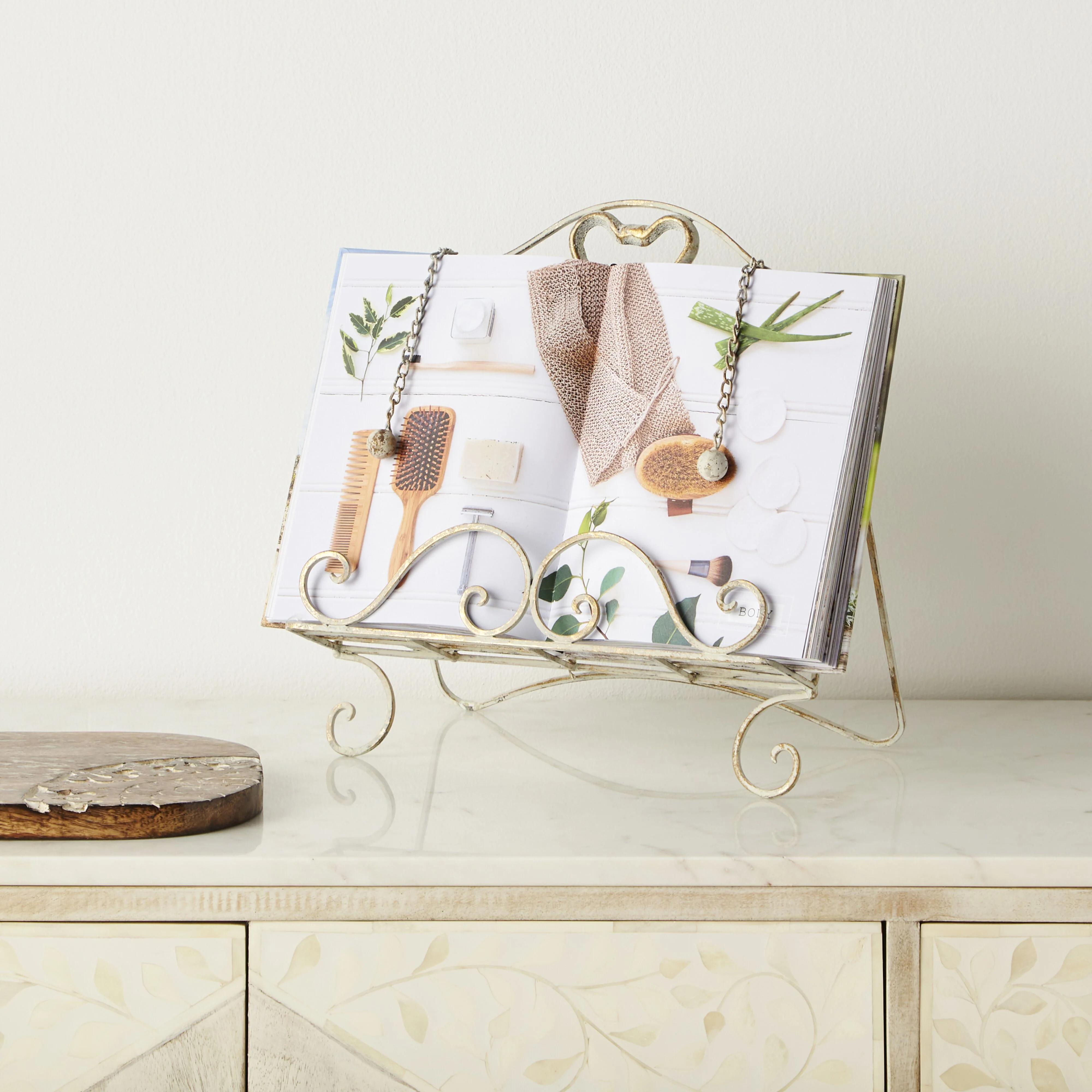 Tabira Heart Book Stand - Image 2