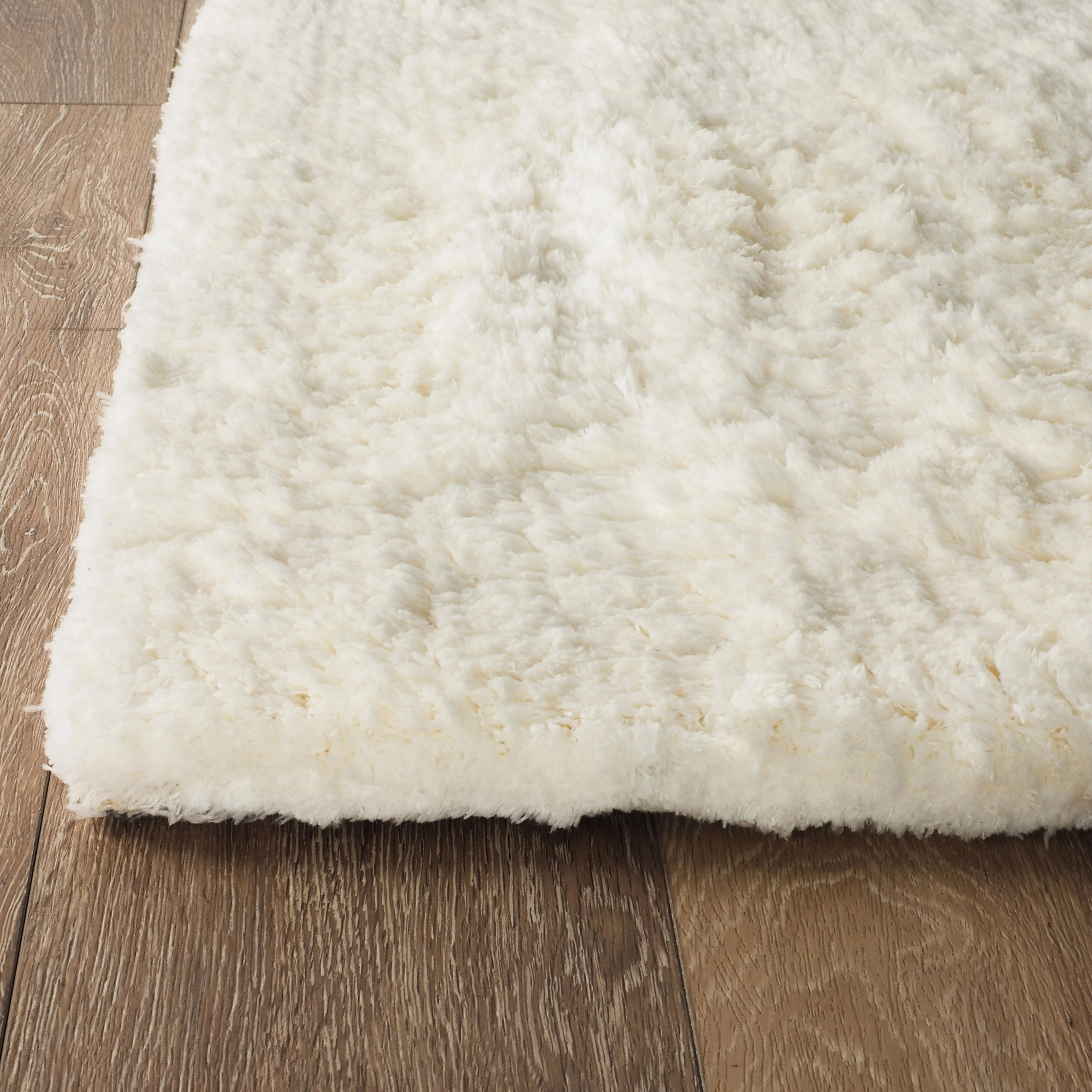 Tufted Super Soft White Rug 150x80cm - Image 6
