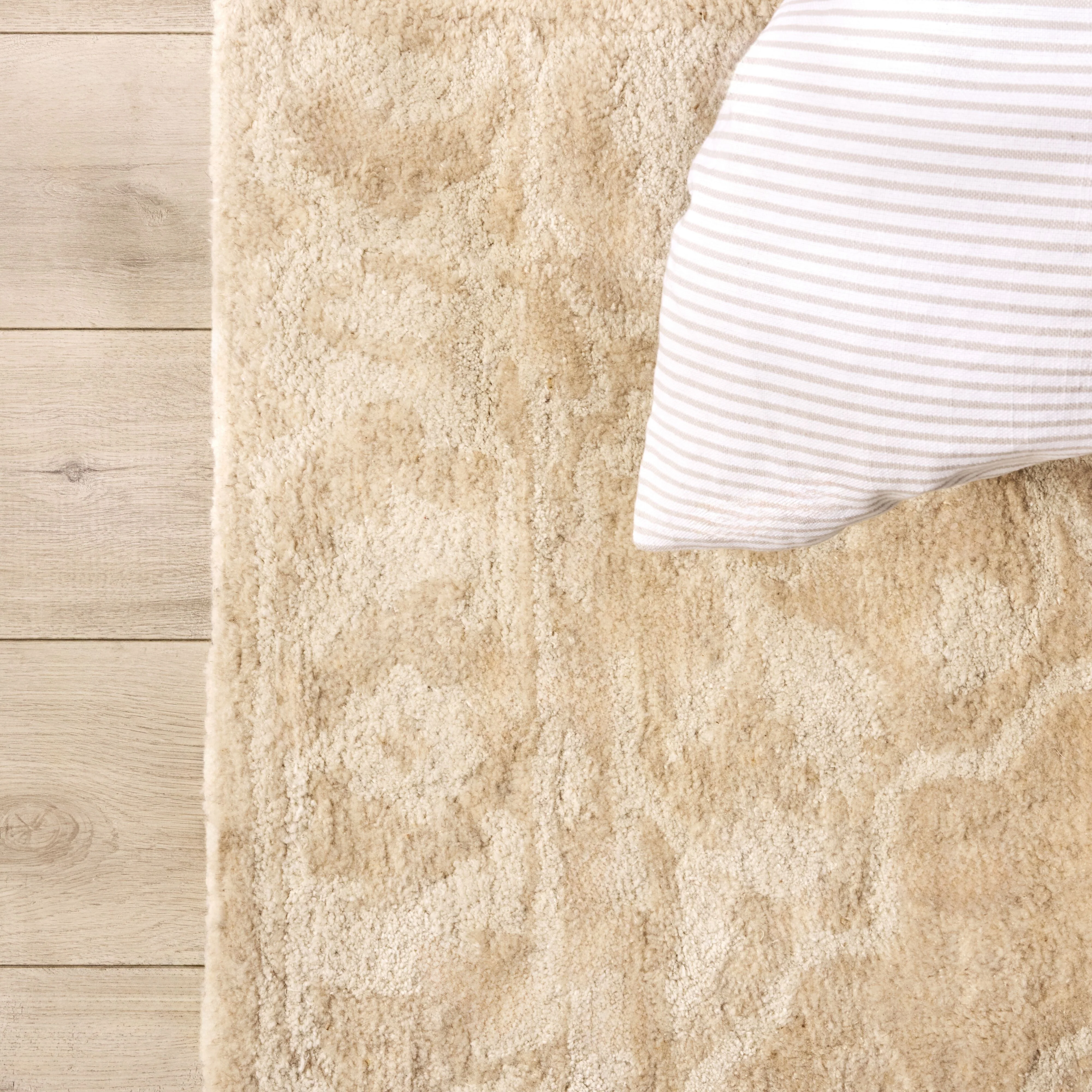 Zen Motif Rug 150x240cm - Image 6